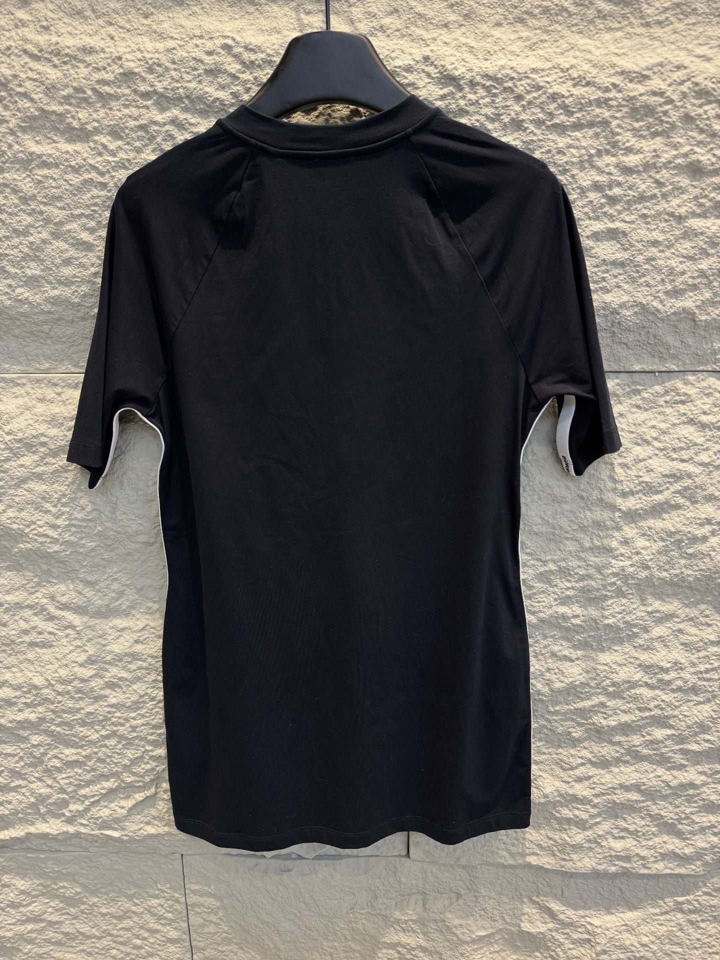 Burberry Burberry Logo Tape T-Shirt Size L Size US L / EU 52-54 / 3 - 4 Thumbnail