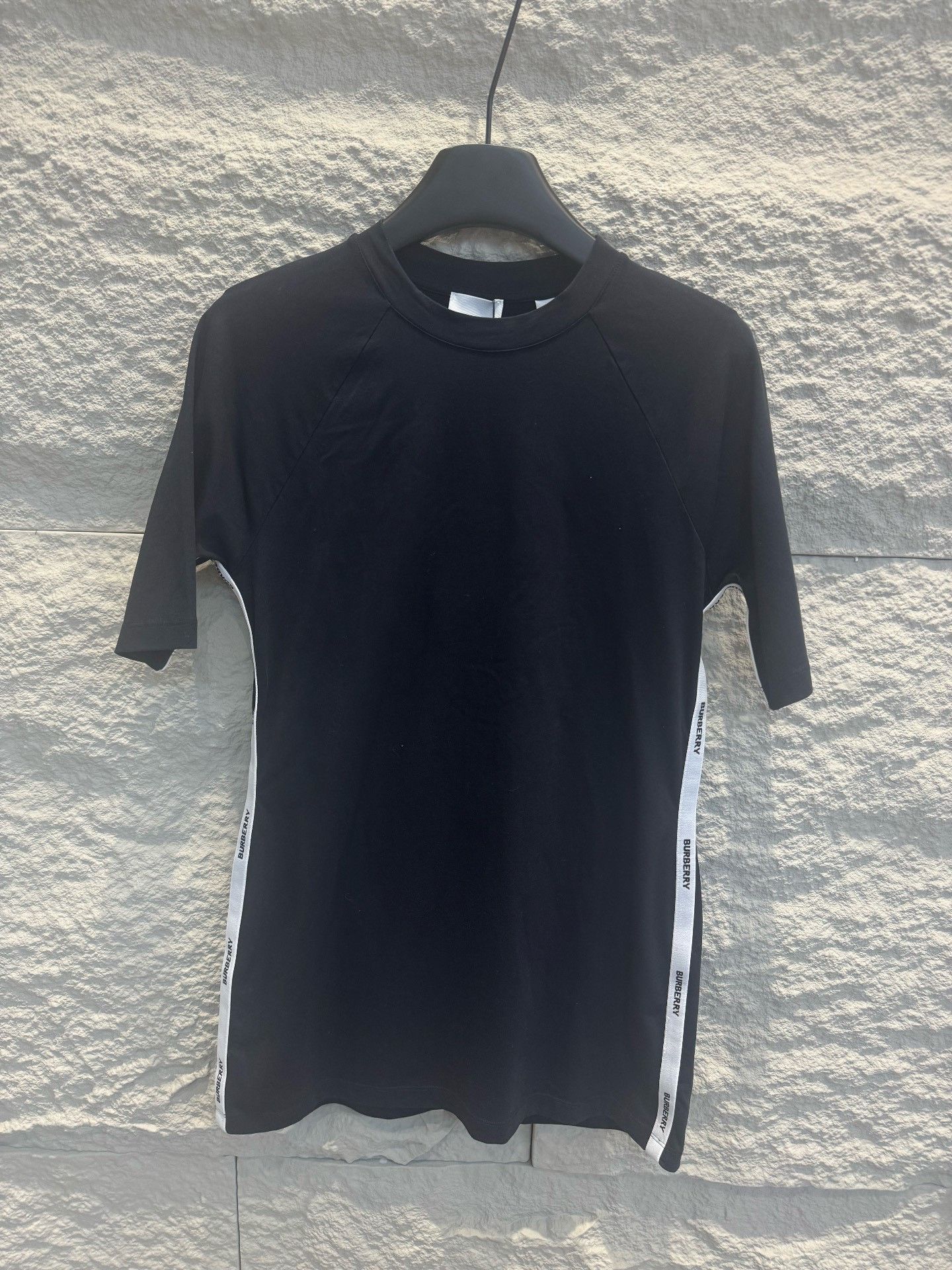 Burberry Burberry Logo Tape T-Shirt Size L Size US L / EU 52-54 / 3 - 2 Thumbnail