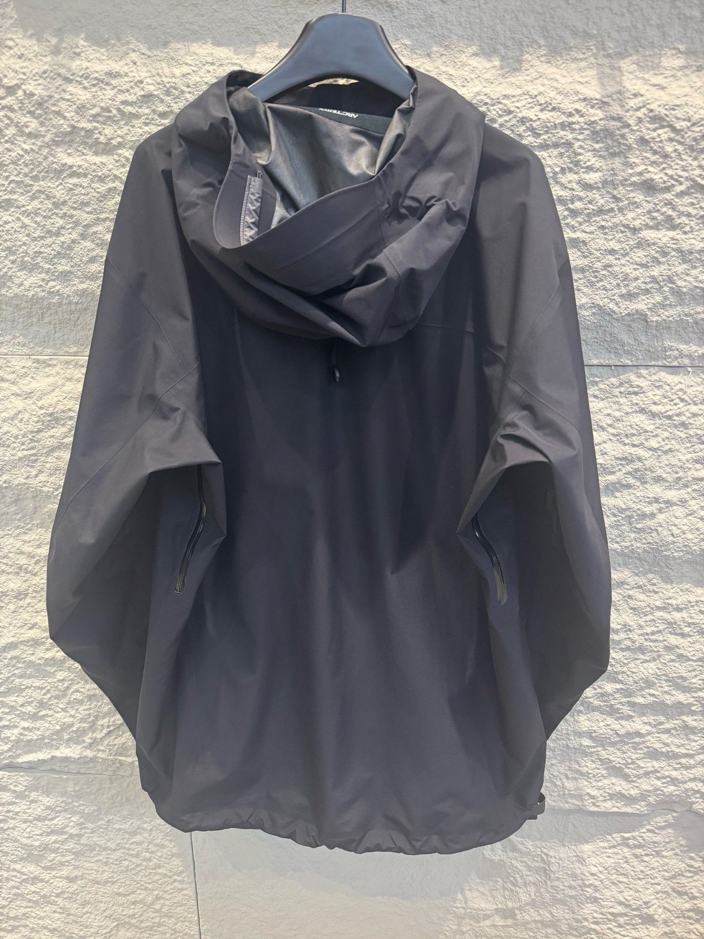 Arc'teryx Arc'teryx Gore-Tex Beta LT Jacket Size L Size US L / EU 52-54 / 3 - 6 Thumbnail
