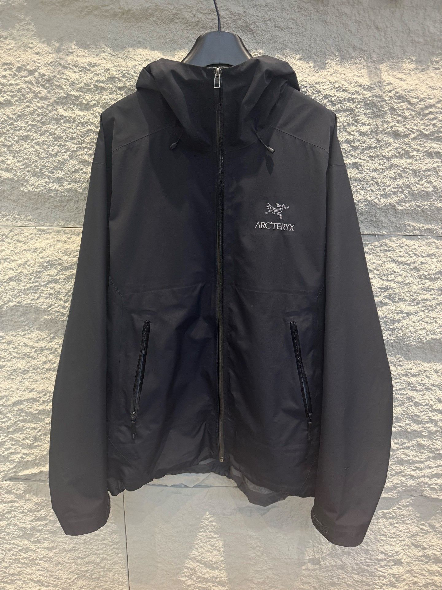 Arc'teryx Arc'teryx Gore-Tex Beta LT Jacket Size L Size US L / EU 52-54 / 3 - 2 Thumbnail