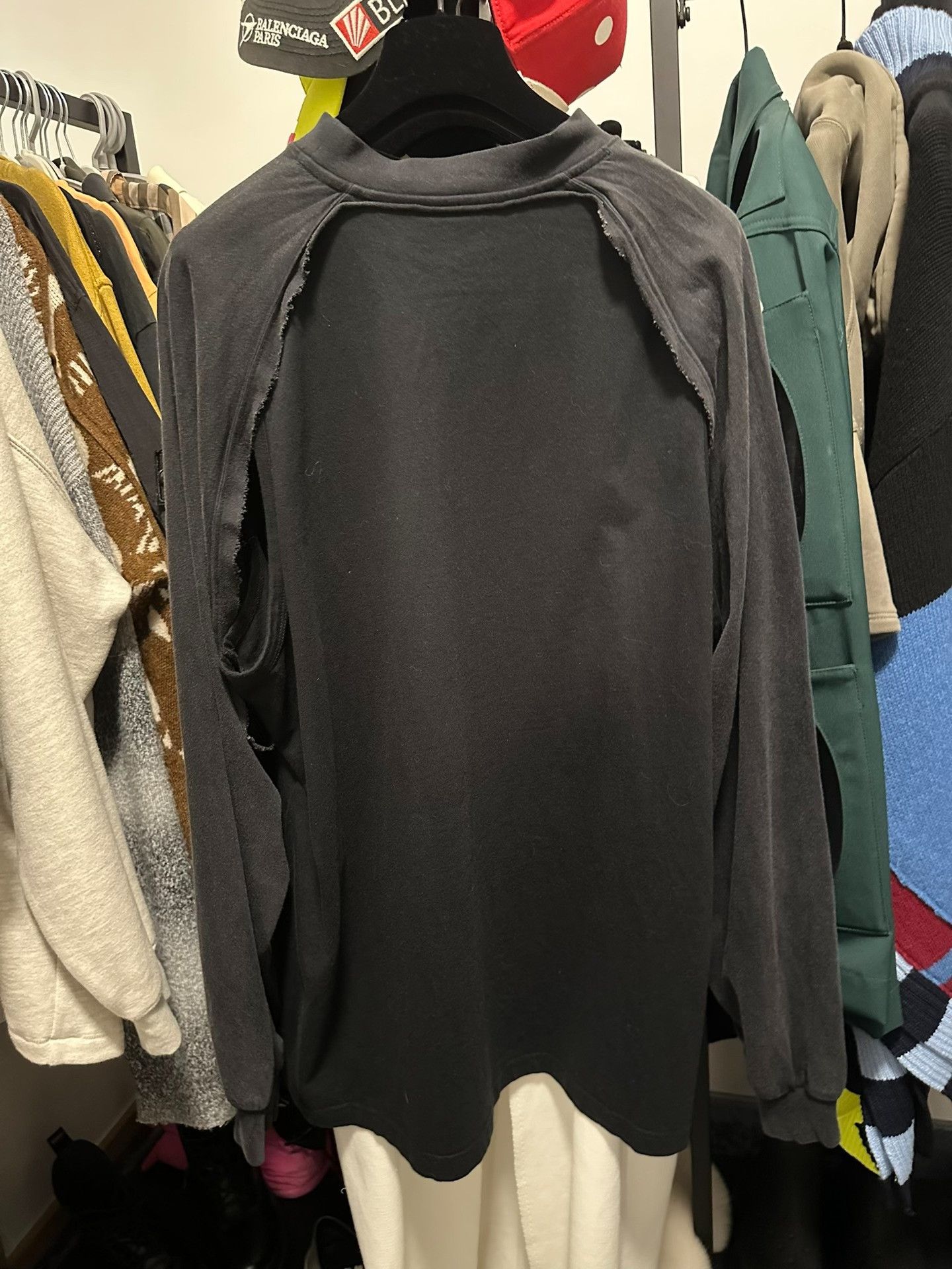 Balenciaga Balenciaga Distressed Long Sleeve T-Shirt Size M Size US M / EU 48-50 / 2 - 4 Thumbnail