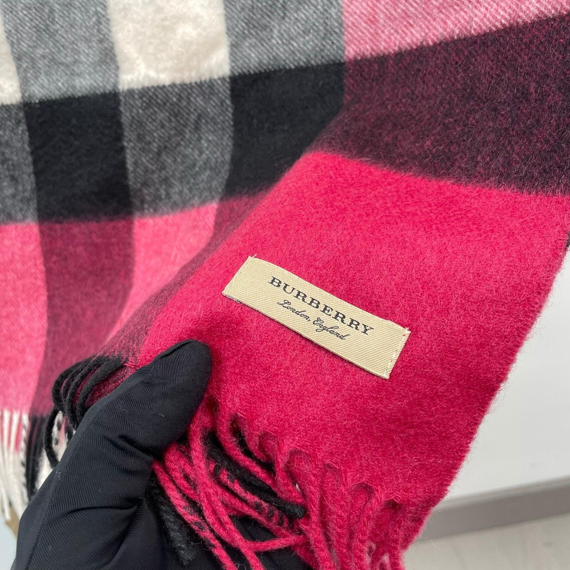 Burberry Burberry Rose Pink Classic Plaid Scarf Size ONE SIZE - 5 Thumbnail