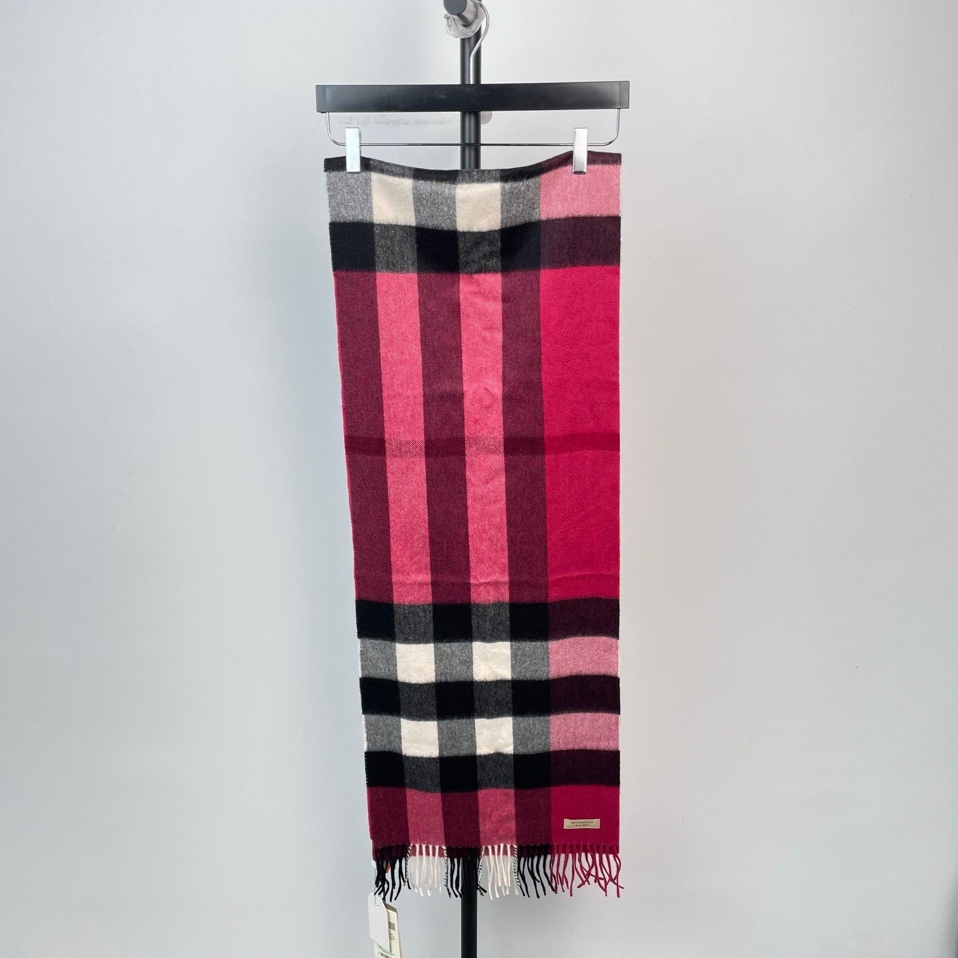 Burberry Burberry Rose Pink Classic Plaid Scarf Size ONE SIZE - 4 Thumbnail