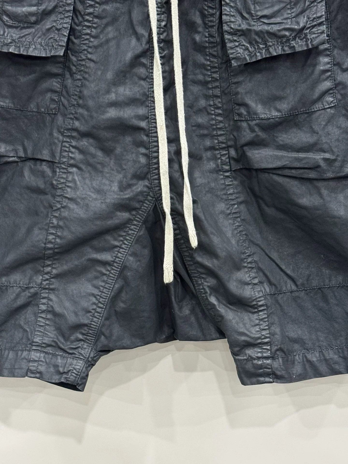 Rick Owens Rick Owens Waxed Shorts L Size US 26 / EU 42 - 4 Thumbnail