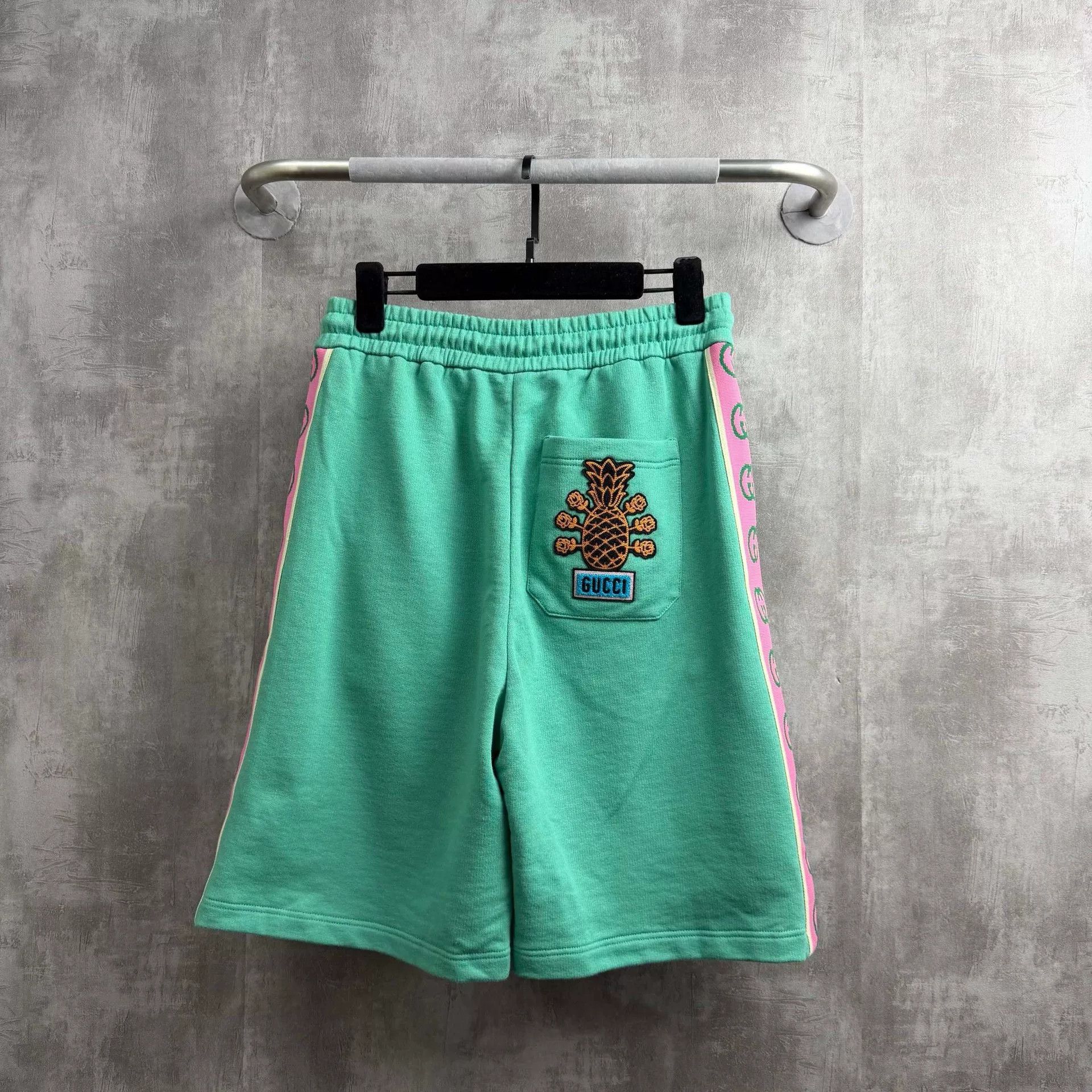 Gucci Gucci Mint Green Pineapple Logo Shorts Size US 30 / EU 46 - 3 Thumbnail