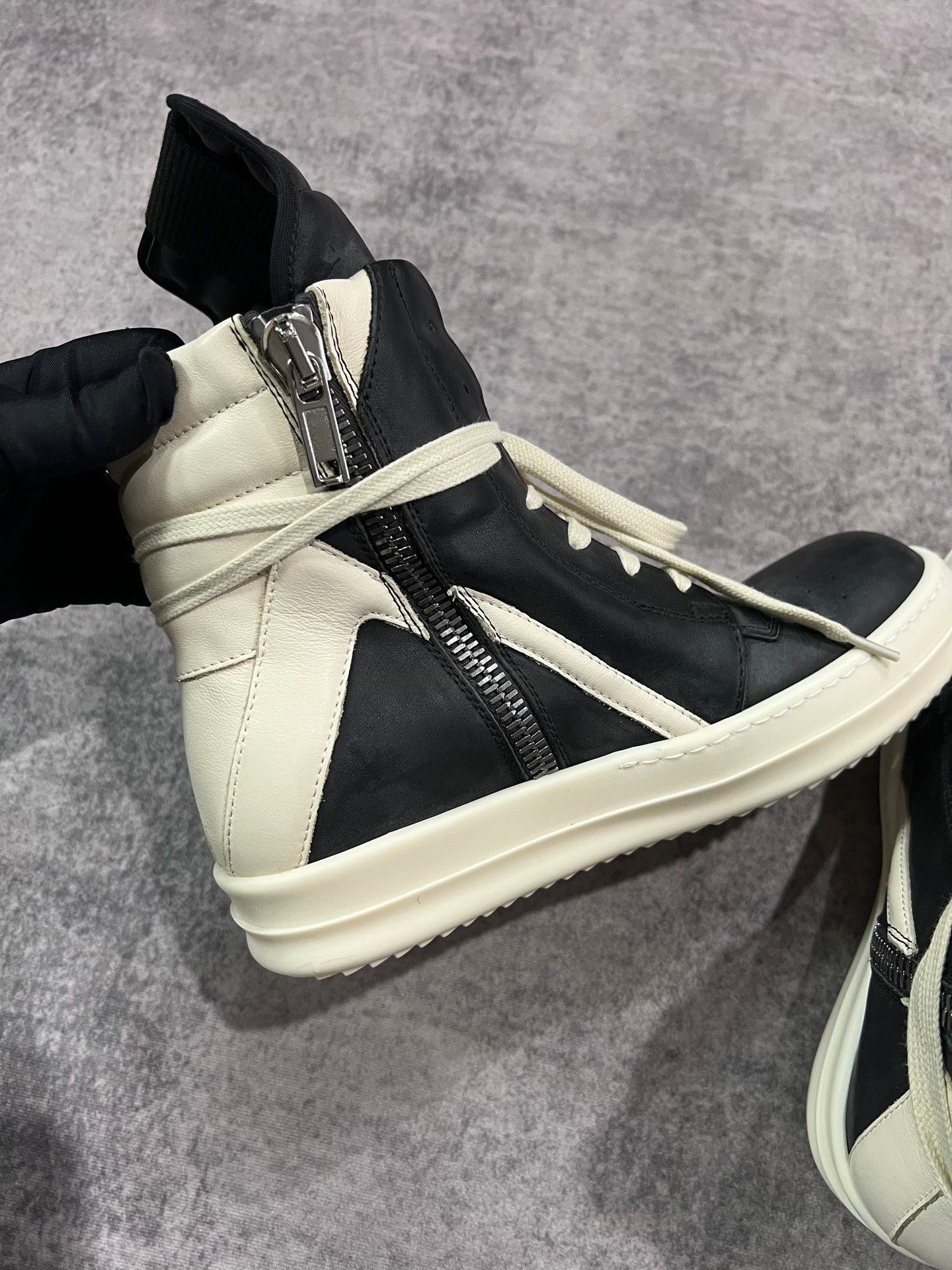 Rick Owens Rick Owens High-Top Black White Shoes Size US 6 / IT 36 - 6 Thumbnail