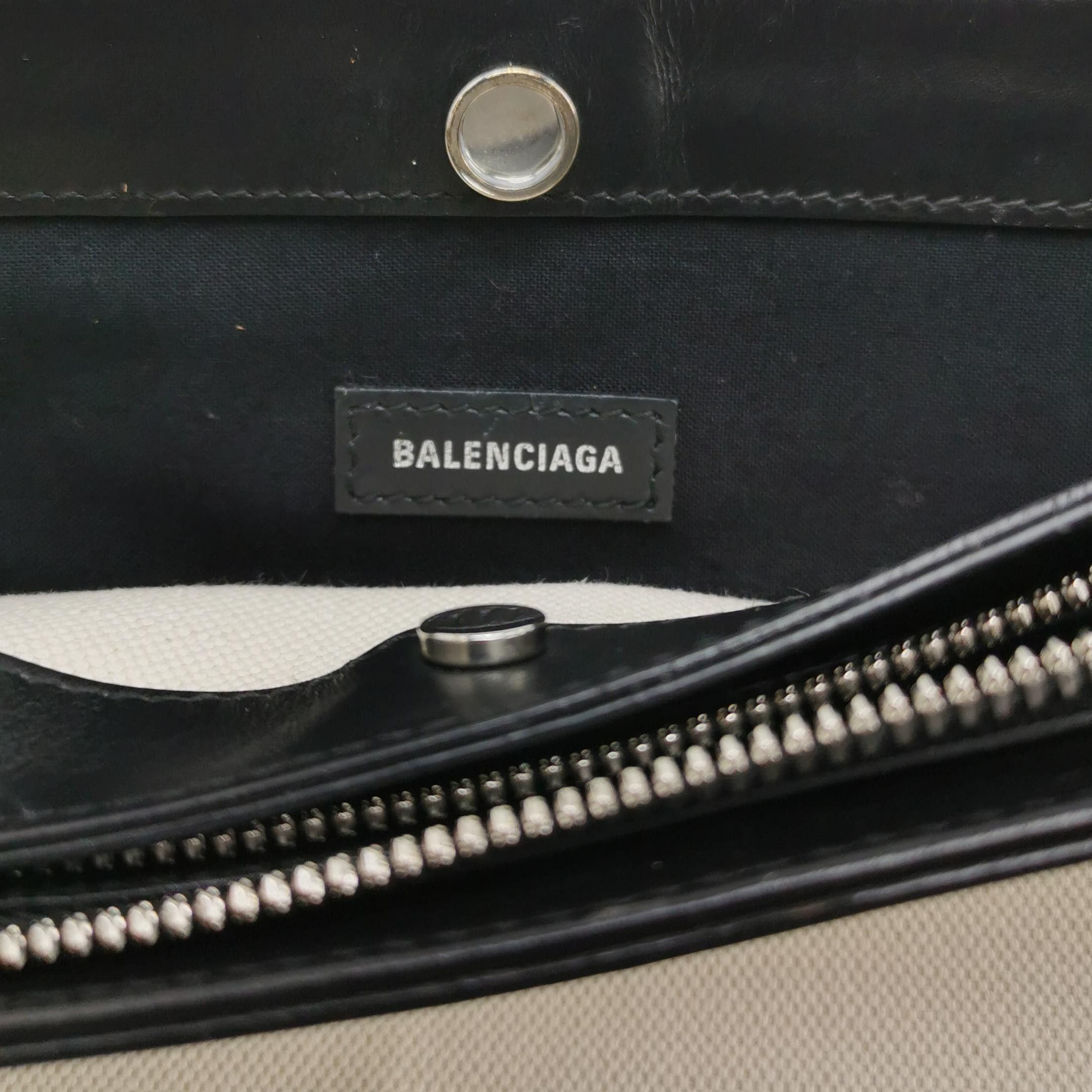 Balenciaga Balenciaga Women os Shoulder Bags Size ONE SIZE - 8 Thumbnail