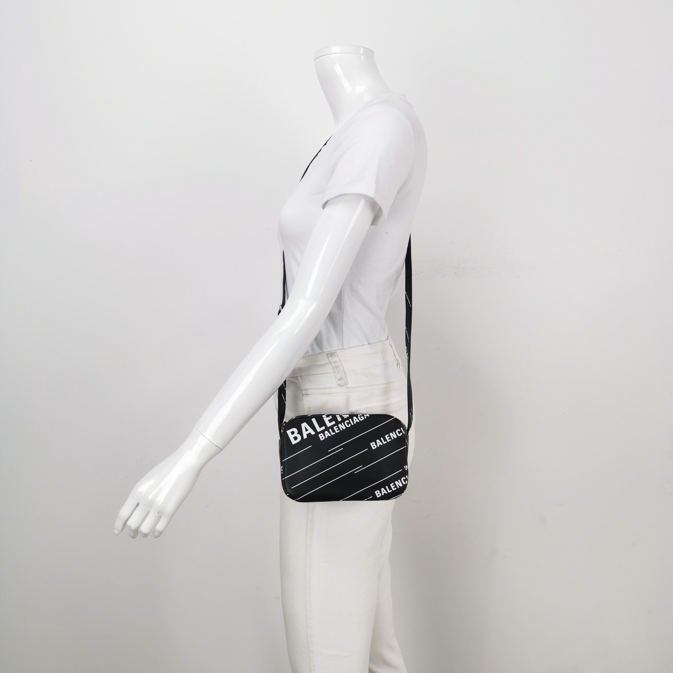 Balenciaga Balenciaga Women os Shoulder Bags Size ONE SIZE - 2 Thumbnail