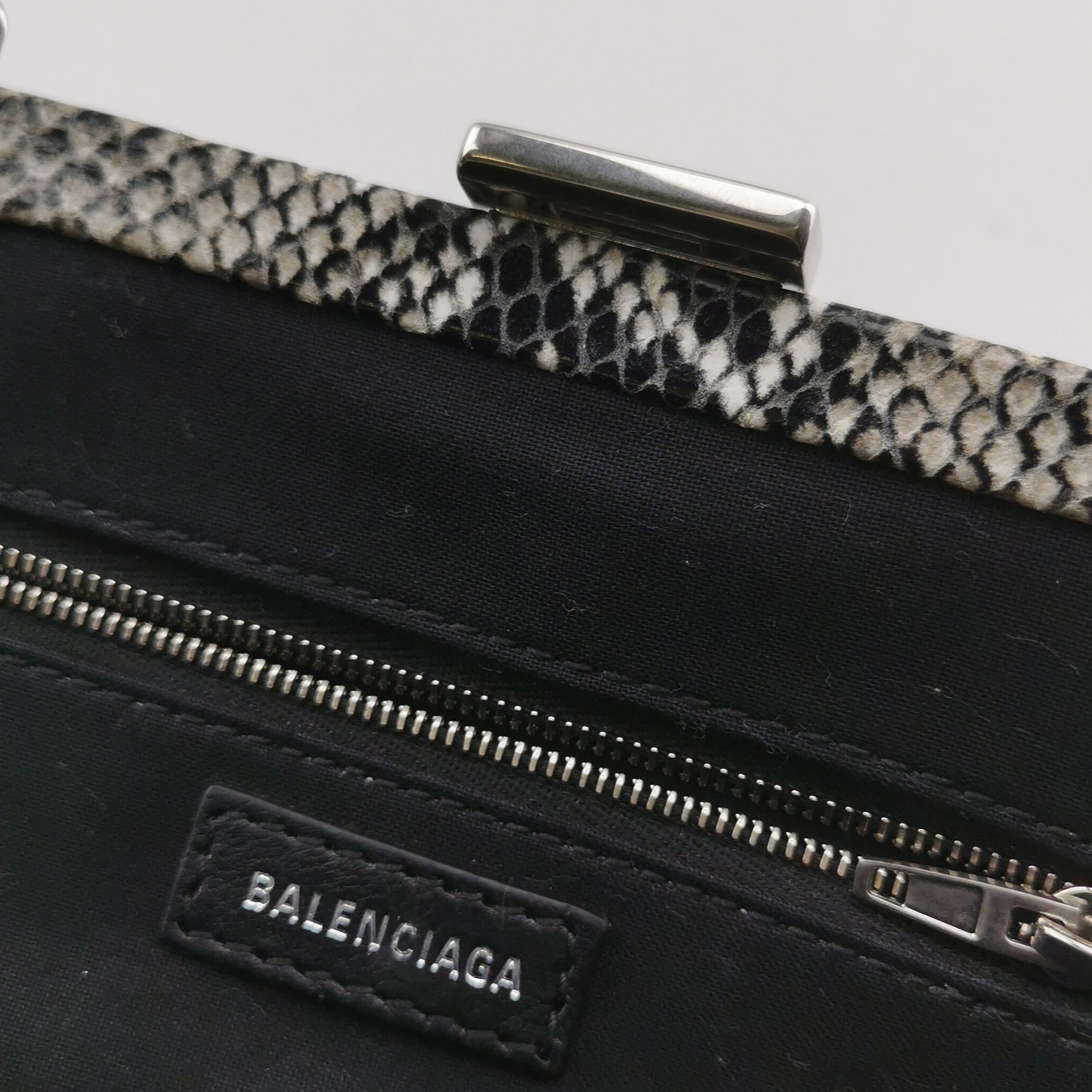 Balenciaga Balenciaga Women os Crossbody Bags Size ONE SIZE - 10 Thumbnail
