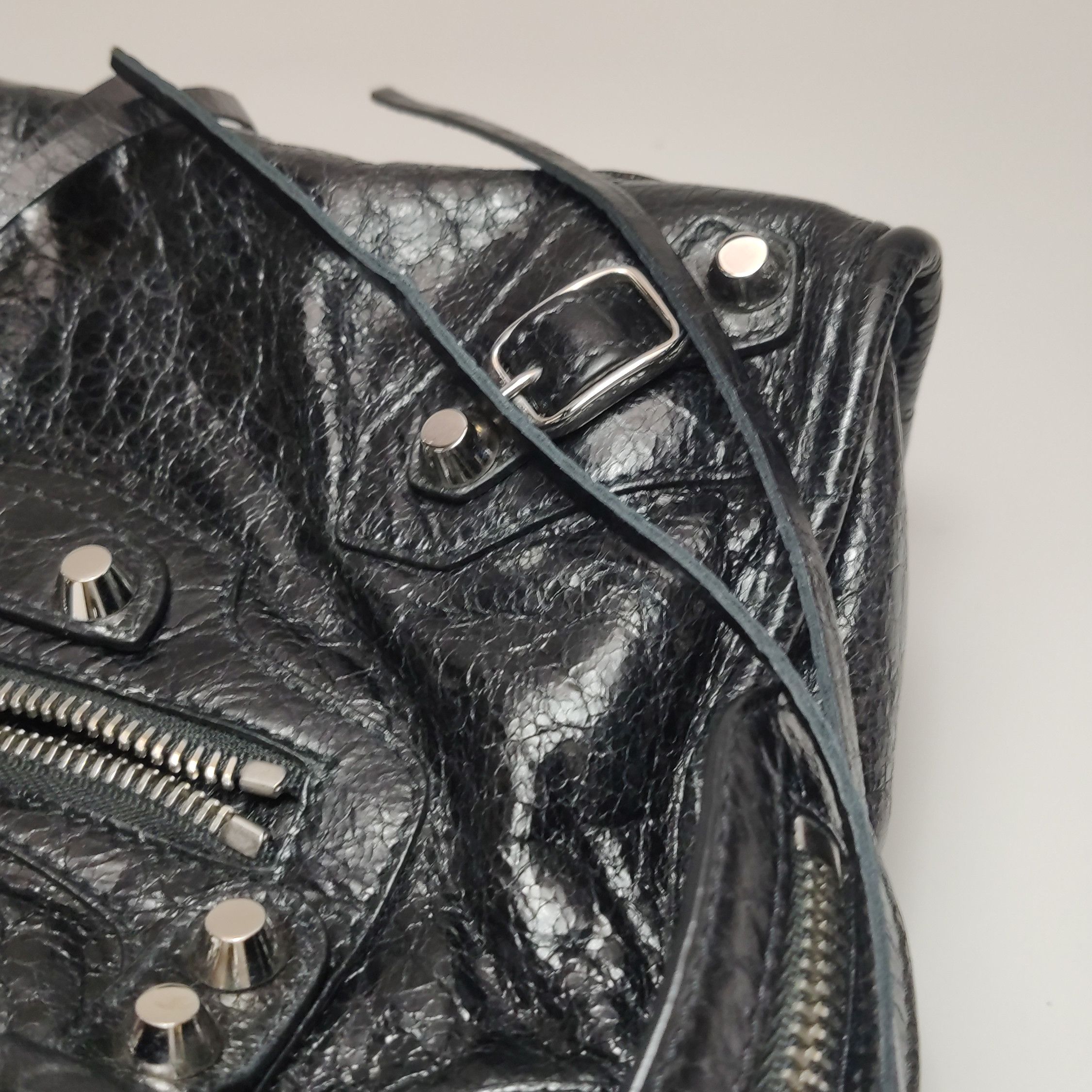 Balenciaga Balenciaga Women os Shoulder Bags Size ONE SIZE - 22 Thumbnail