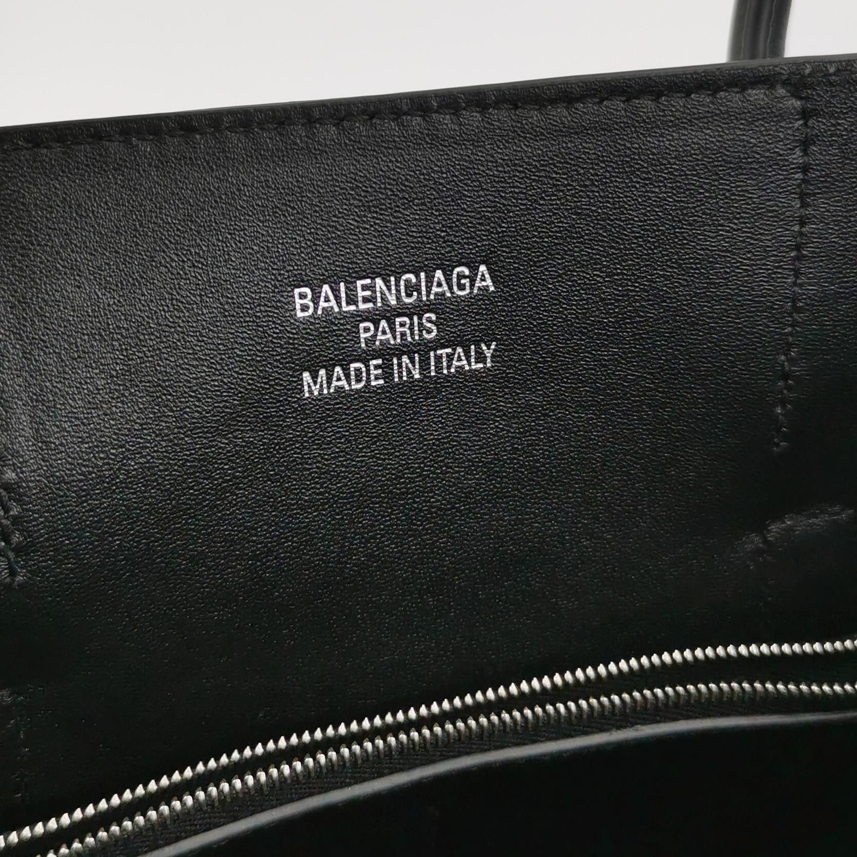 Balenciaga Balenciaga Women os Shoulder Bags Size ONE SIZE - 8 Thumbnail