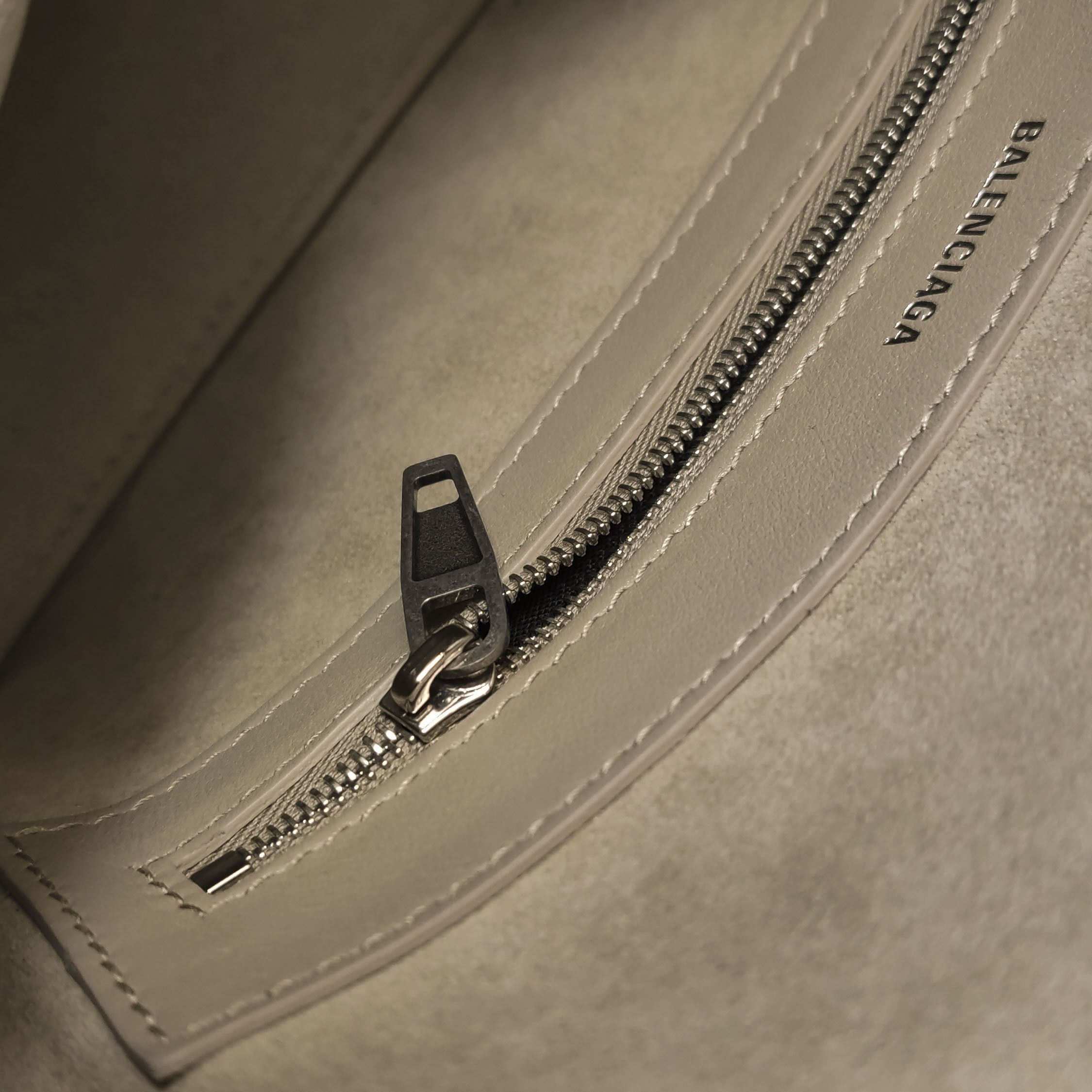 Balenciaga Balenciaga Women os Tote Bags Size ONE SIZE - 9 Thumbnail