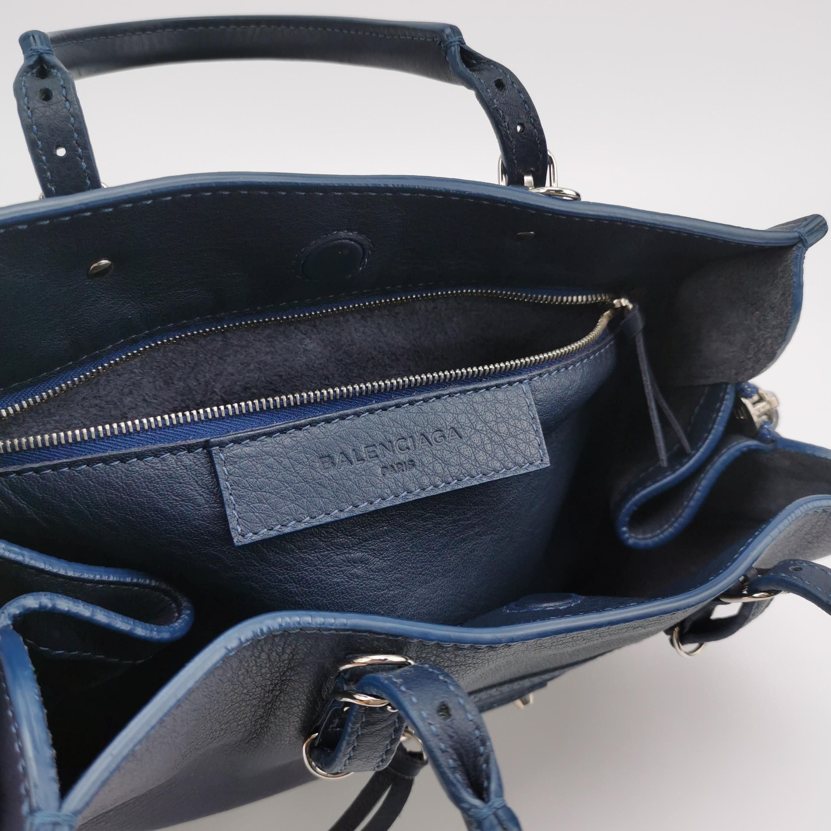 Balenciaga Balenciaga Women os Shoulder Bags Size ONE SIZE - 8 Thumbnail