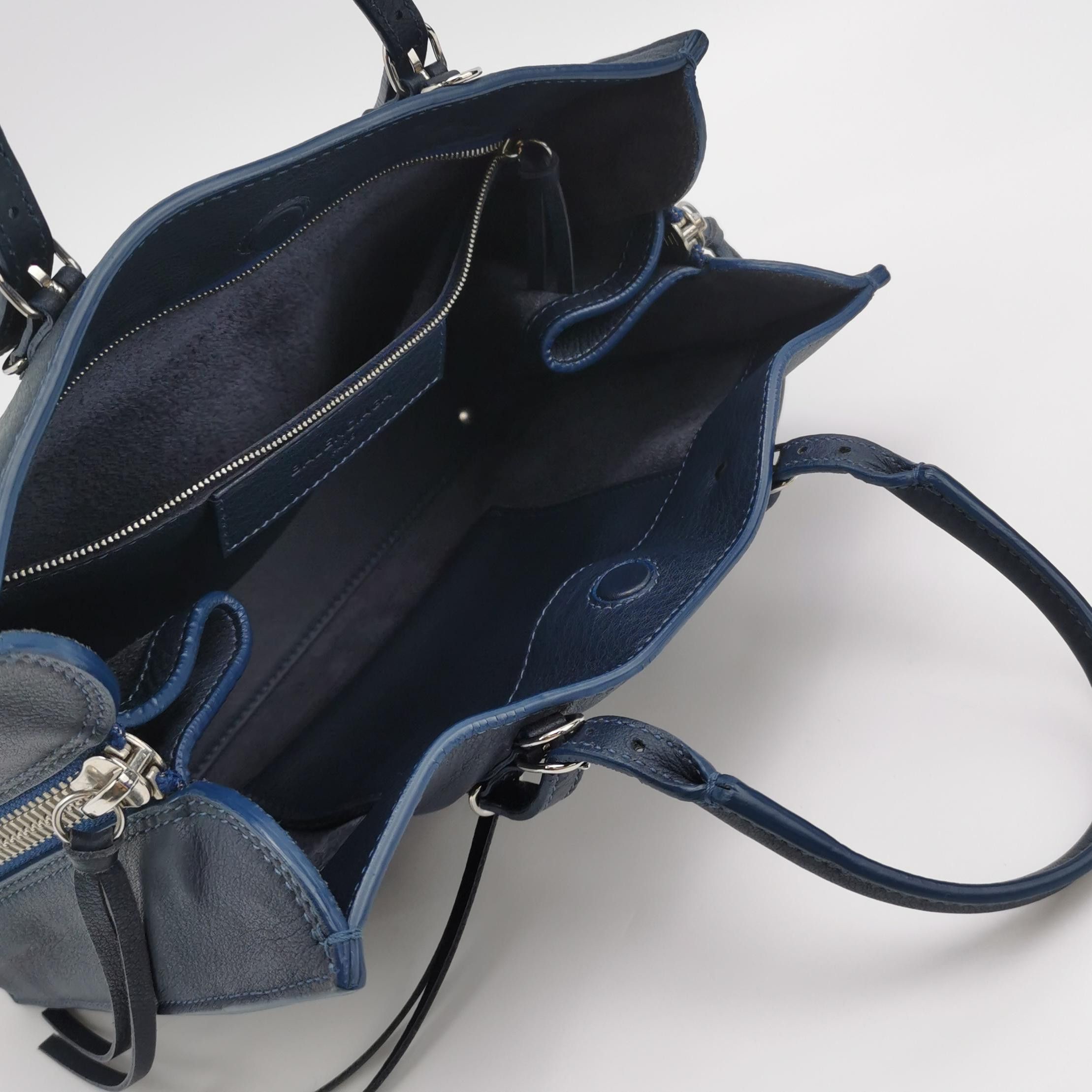 Balenciaga Balenciaga Women os Shoulder Bags Size ONE SIZE - 7 Thumbnail