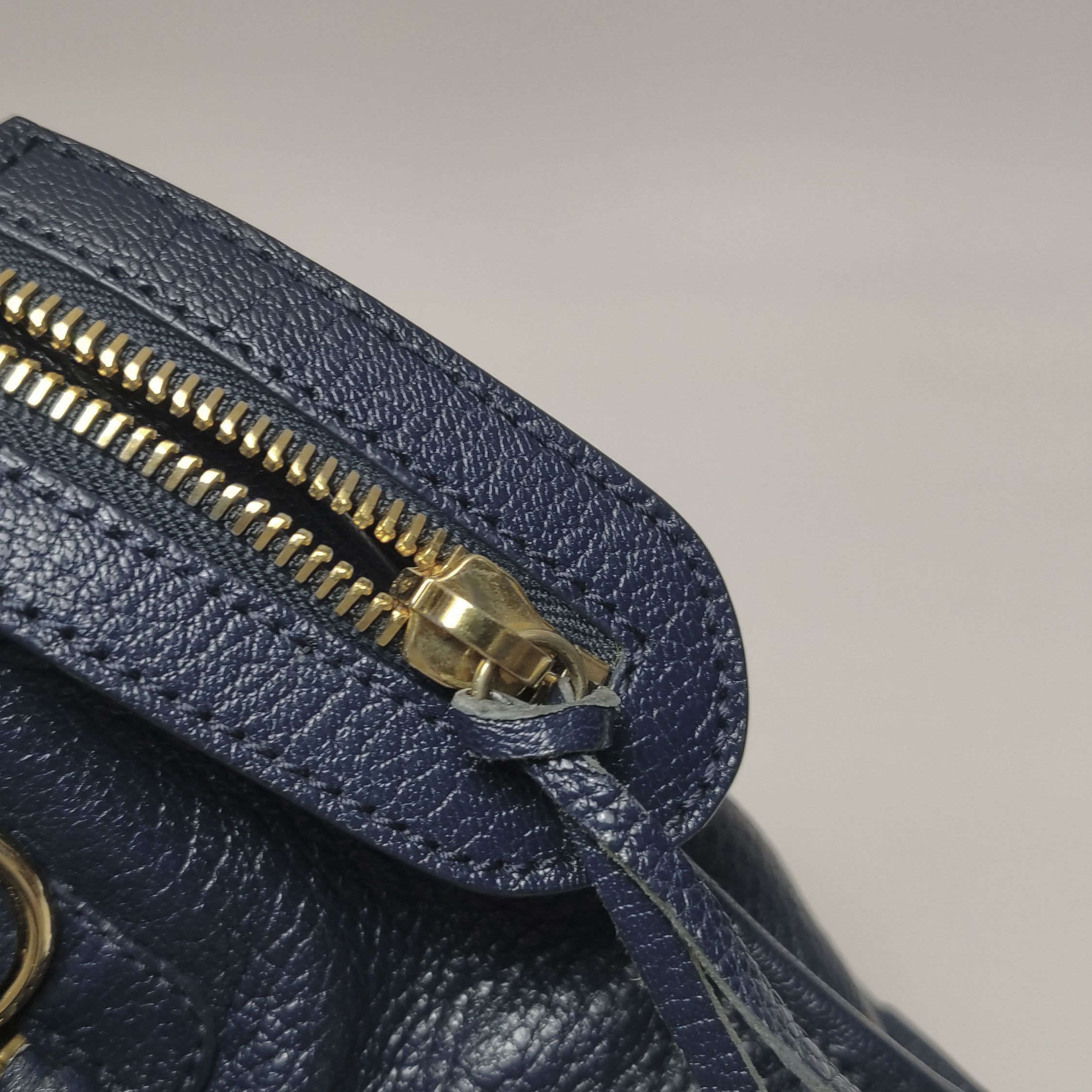 Balenciaga Balenciaga Women os Shoulder Bags Size ONE SIZE - 14 Thumbnail
