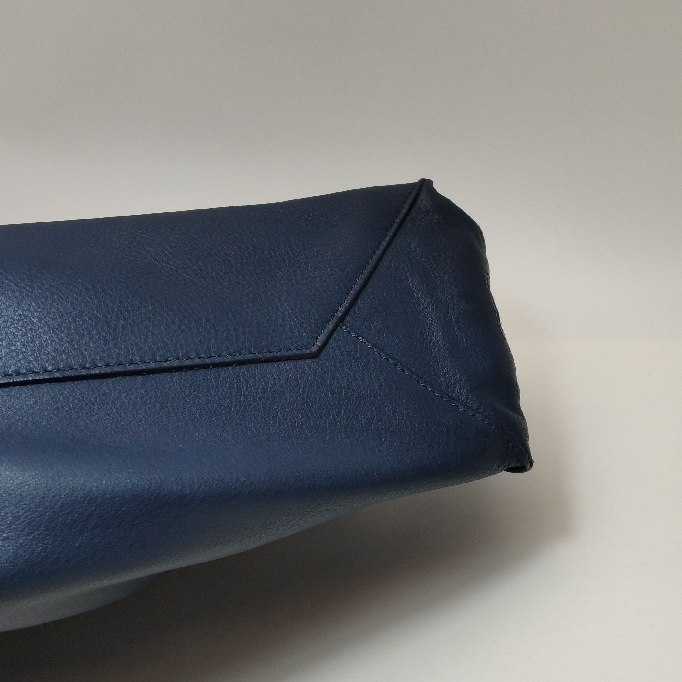 Balenciaga Balenciaga Women os Shoulder Bags Size ONE SIZE - 17 Thumbnail