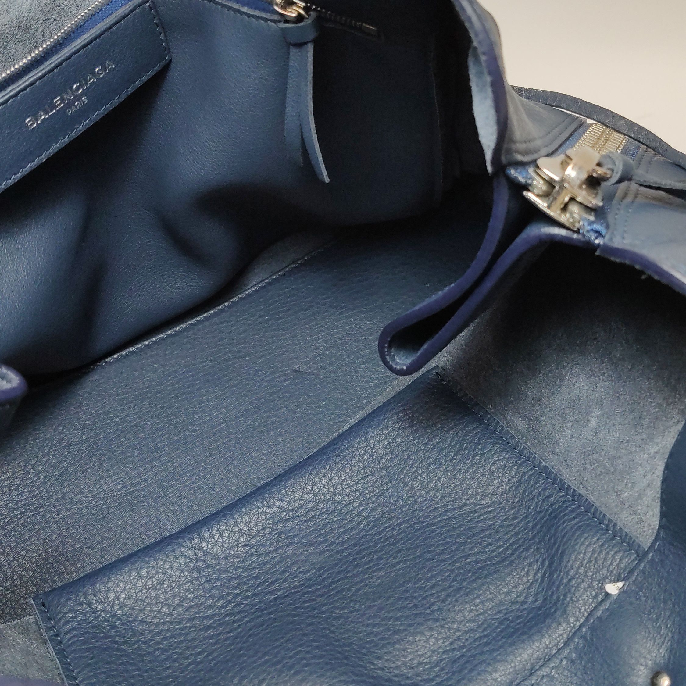 Balenciaga Balenciaga Women os Shoulder Bags Size ONE SIZE - 14 Thumbnail
