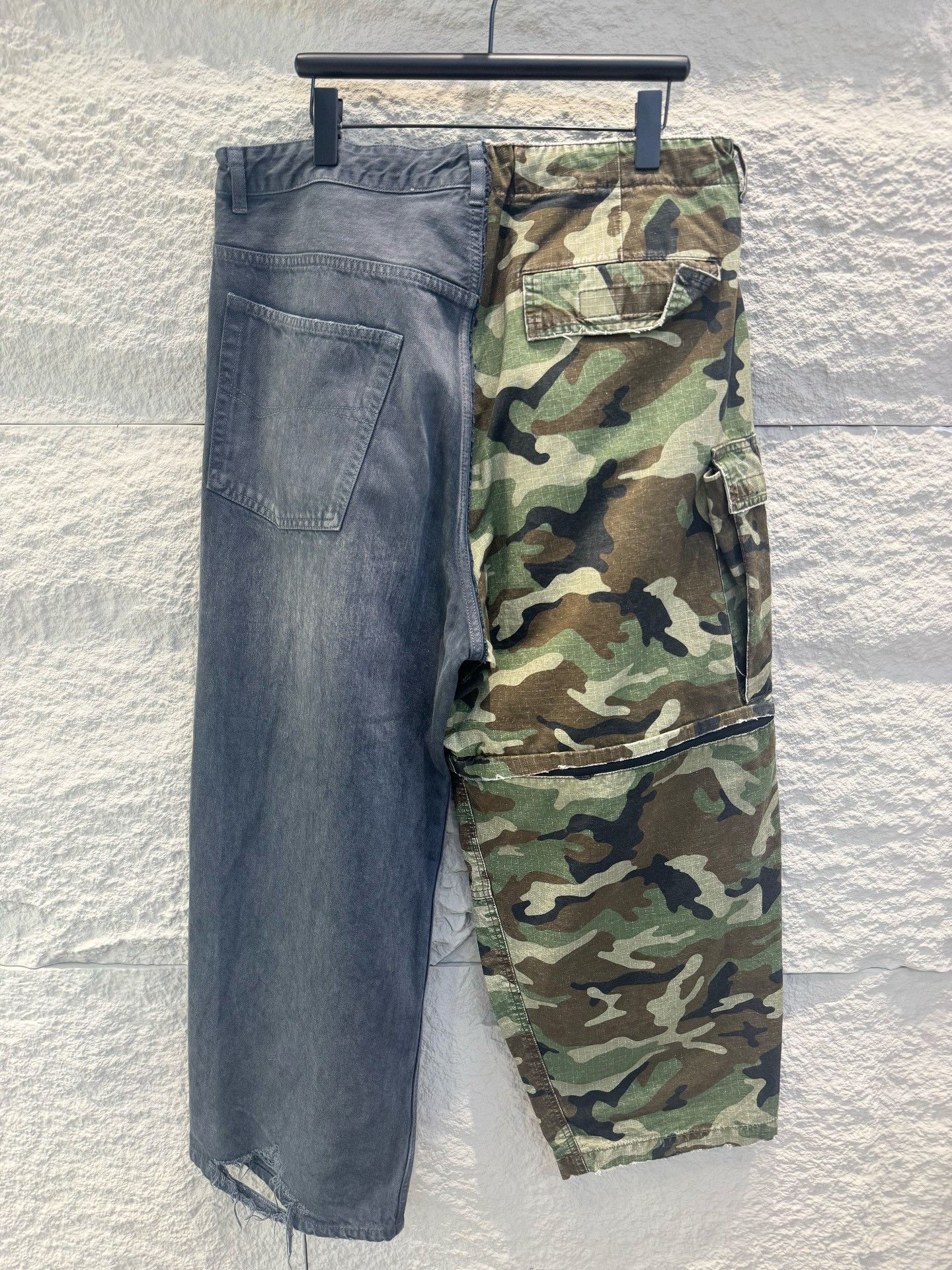 Balenciaga Balenciaga Camo Panel Cargo Pants Size S Size US 30 / EU 46 - 4 Thumbnail