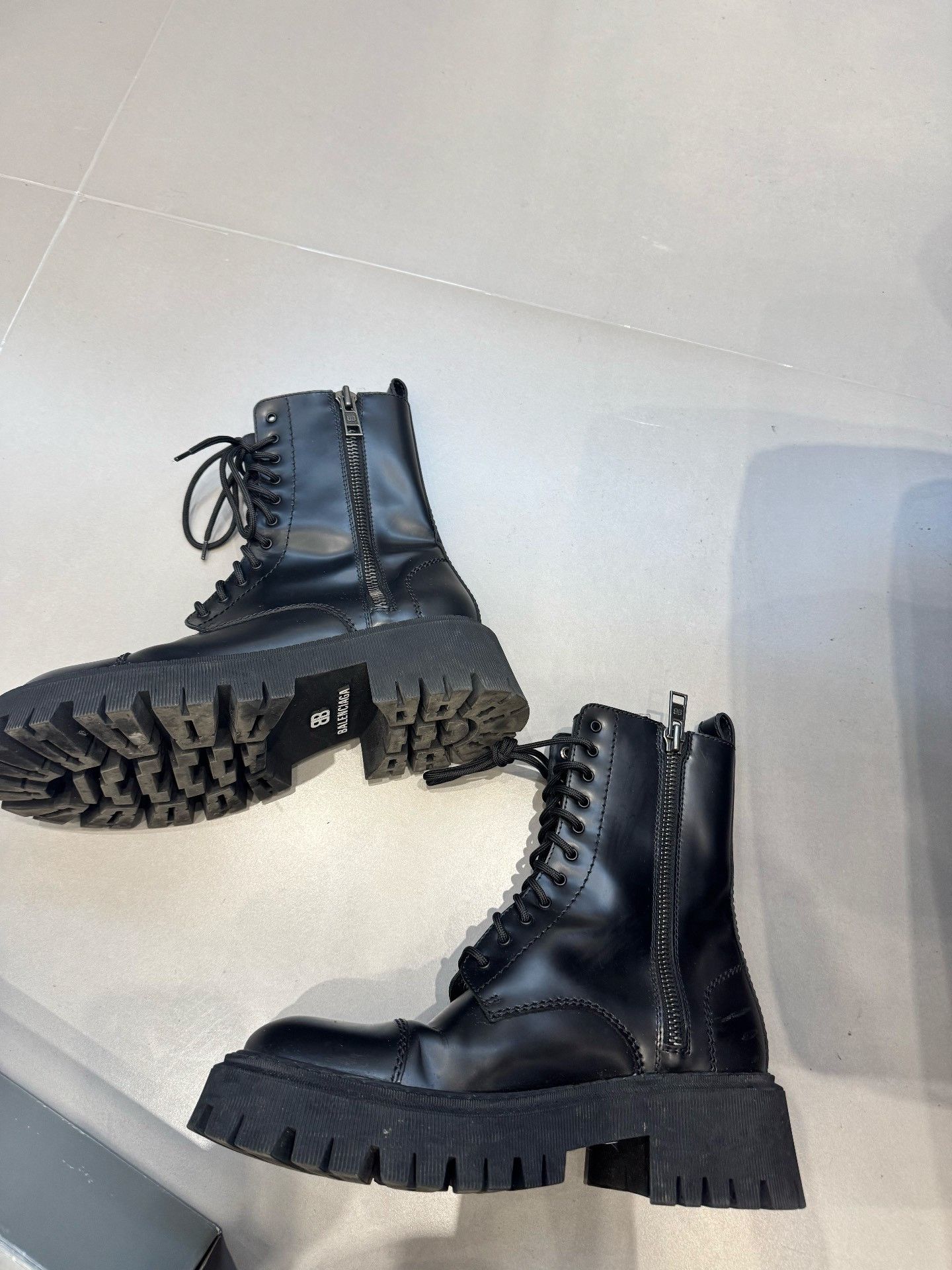 Balenciaga Balenciaga Tractor Lace Up Boots Size 40 Size US 7 / EU 40 - 4 Thumbnail