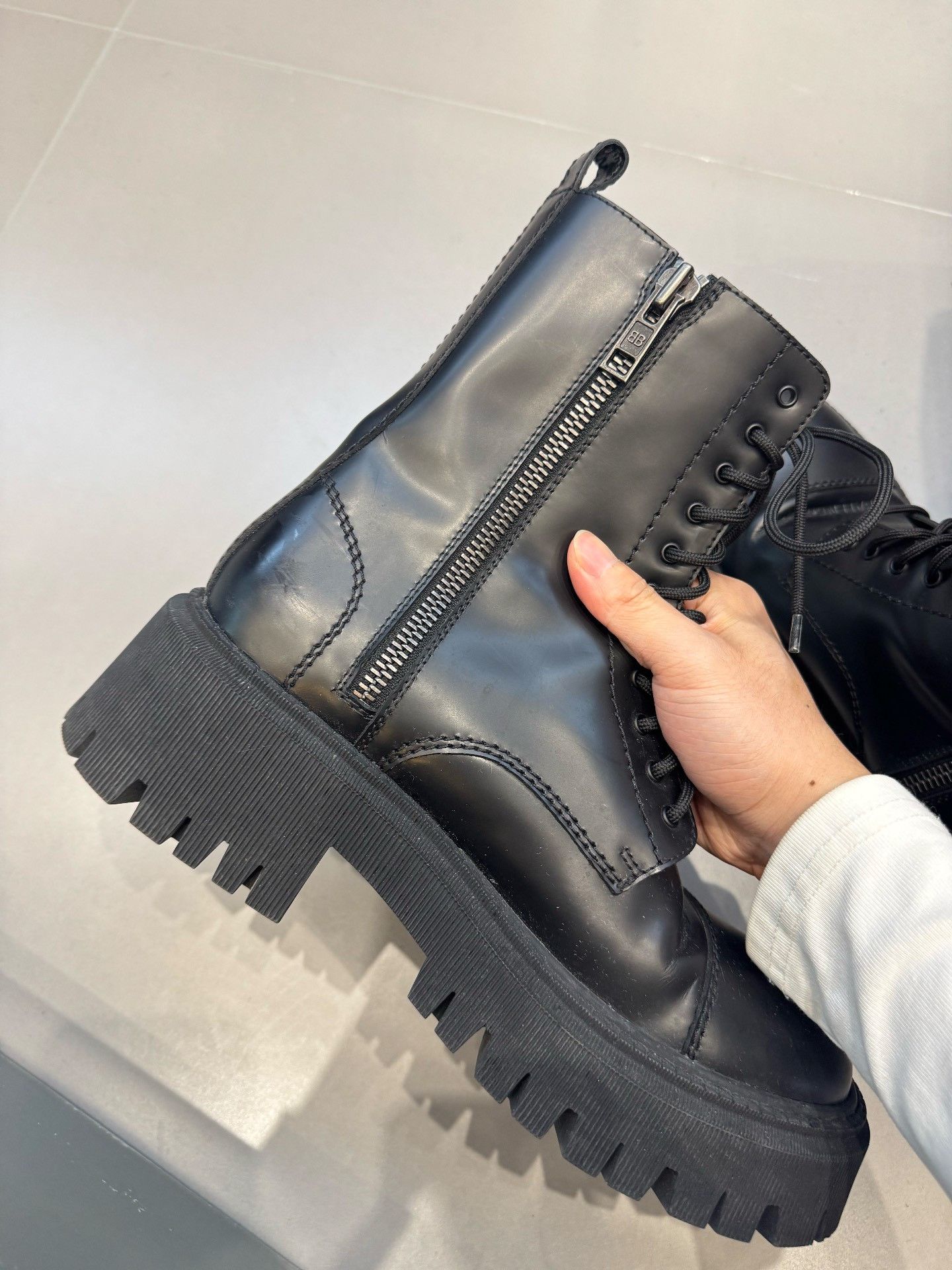 Balenciaga Balenciaga Tractor Lace Up Boots Size 40 Size US 7 / EU 40 - 6 Thumbnail
