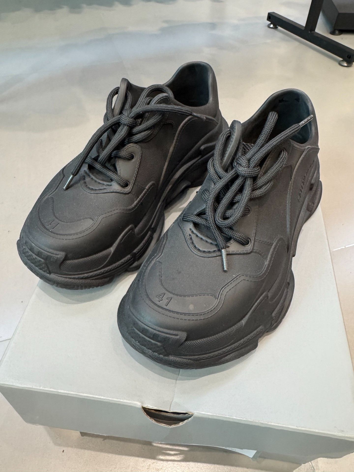 Balenciaga Balenciaga Triple S Sneakers Size 8 Size US 8 / EU 41 - 3 Thumbnail