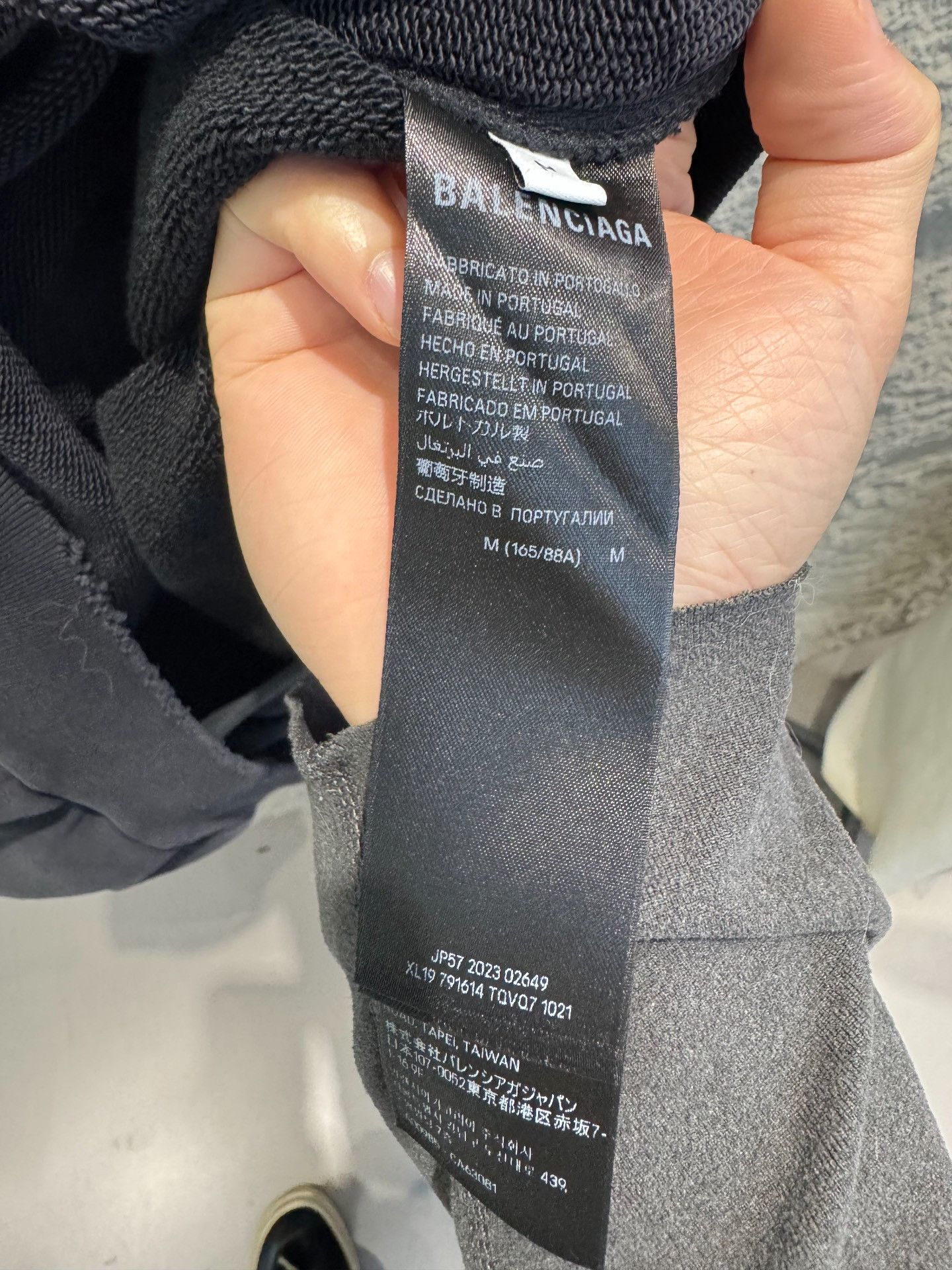 Balenciaga Balenciaga 3B Tape Logo Sweatshirt Size M Size US M / EU 48-50 / 2 - 5 Thumbnail