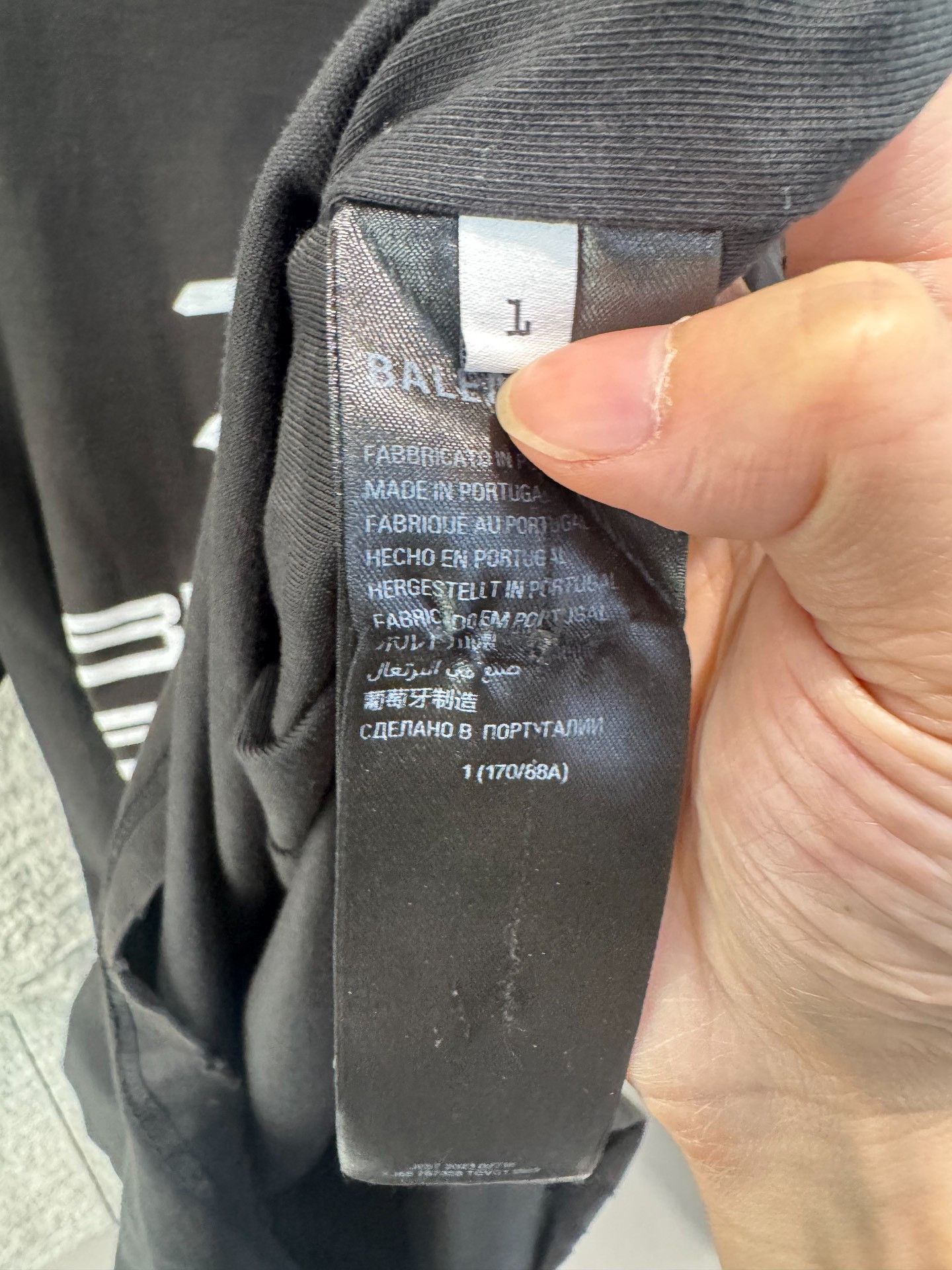 Balenciaga Balenciaga AI Generated Distressed T-Shirt Size S Size US S / EU 44-46 / 1 - 6 Thumbnail