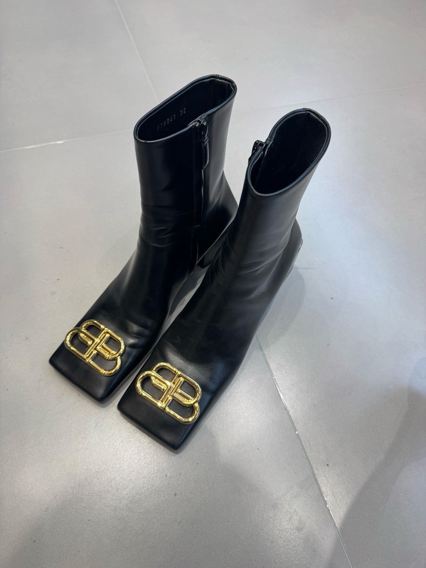 Balenciaga Balenciaga BB Square-Toe Boots Size 36 Size US 6 / IT 36 - 2 Thumbnail