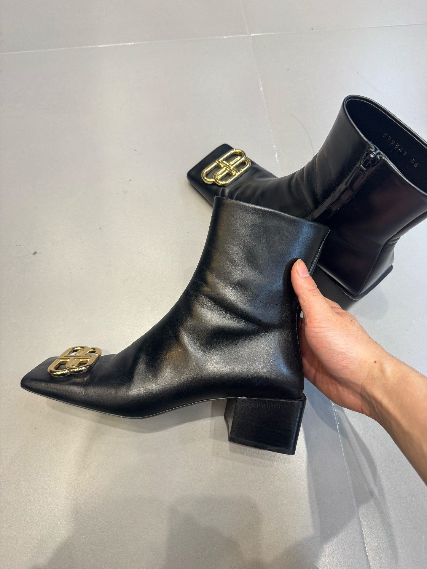 Balenciaga Balenciaga BB Square-Toe Boots Size 36 Size US 6 / IT 36 - 4 Thumbnail