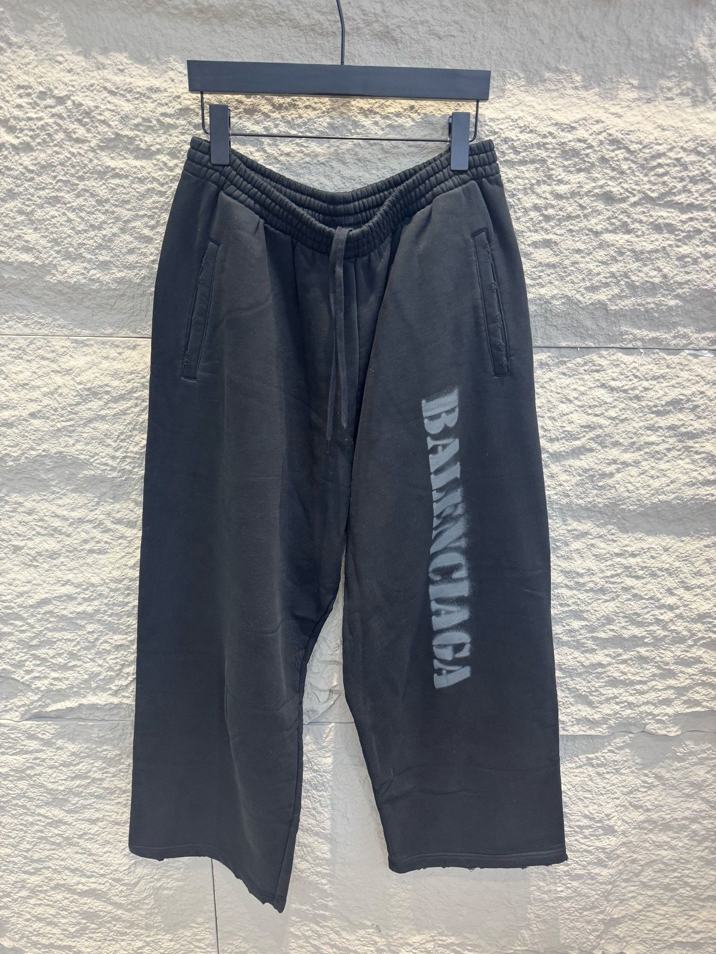 Balenciaga Balenciaga Logo Print Sweatpants Size M Size US 32 / EU 48 - 2 Thumbnail