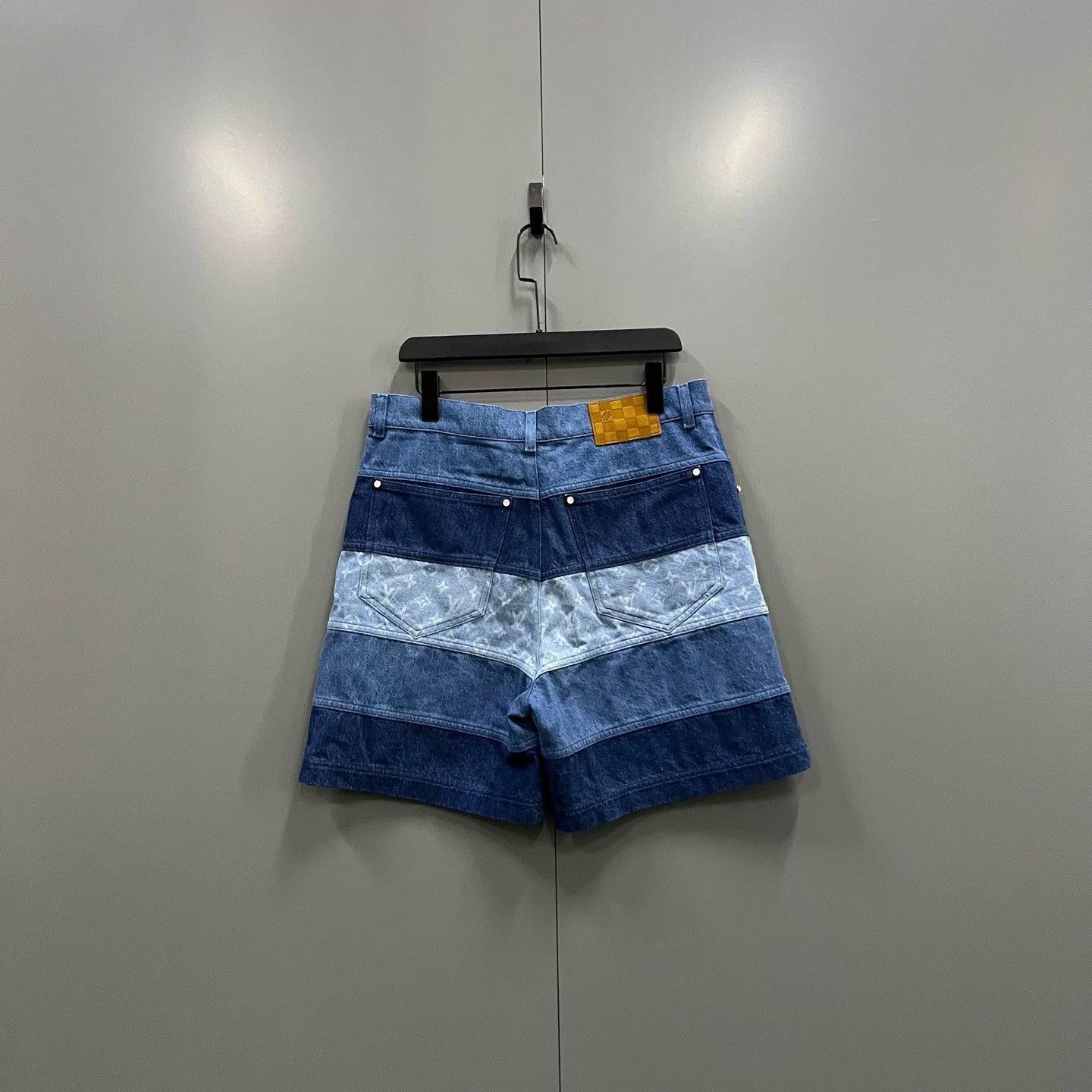 Louis Vuitton Louis Vuitton Patchwork Logo Denim Shorts Size 31 Size US 31 - 3 Thumbnail