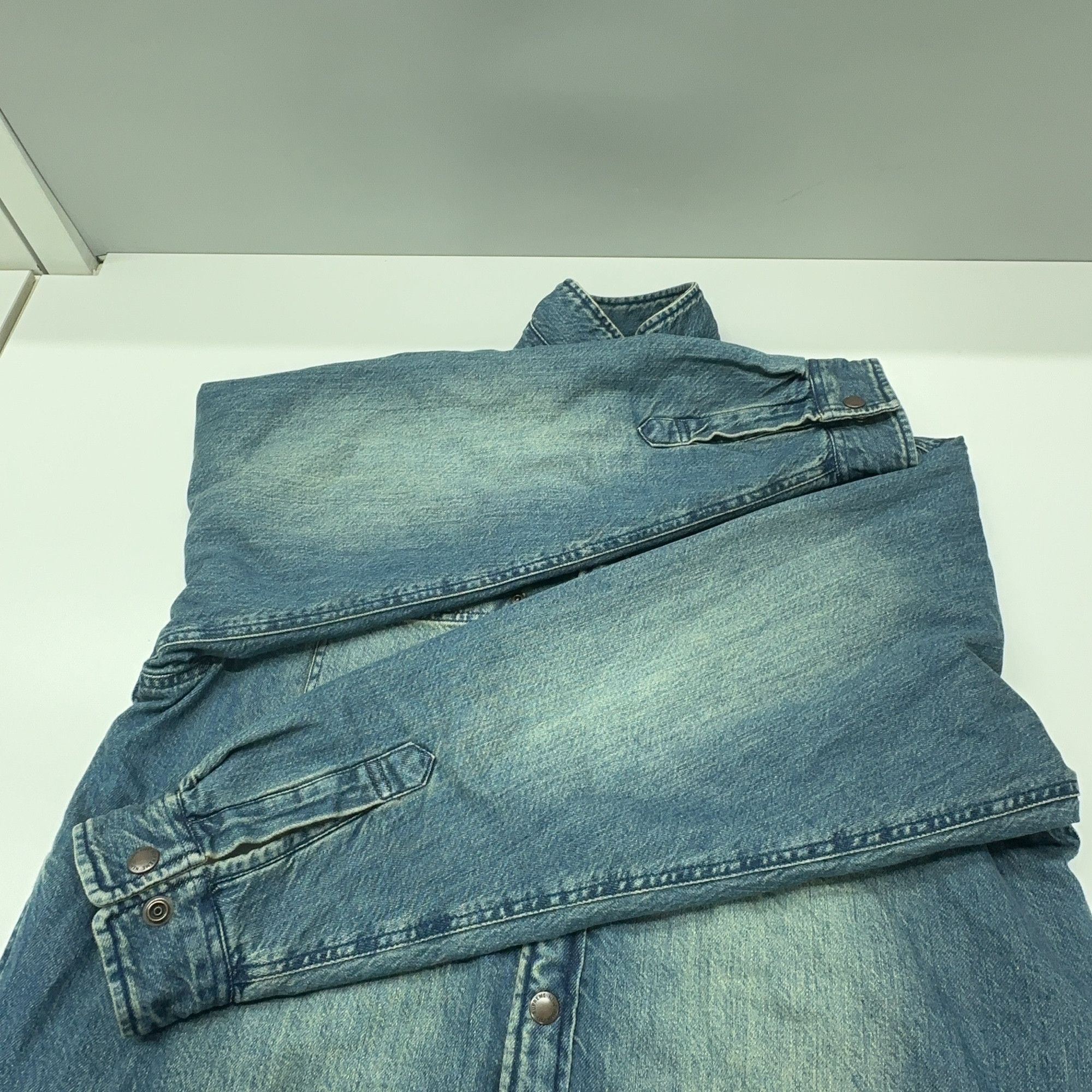 Supreme Supreme Shearling Lined Denim Shirt Size S Size US S / EU 44-46 / 1 - 9 Thumbnail