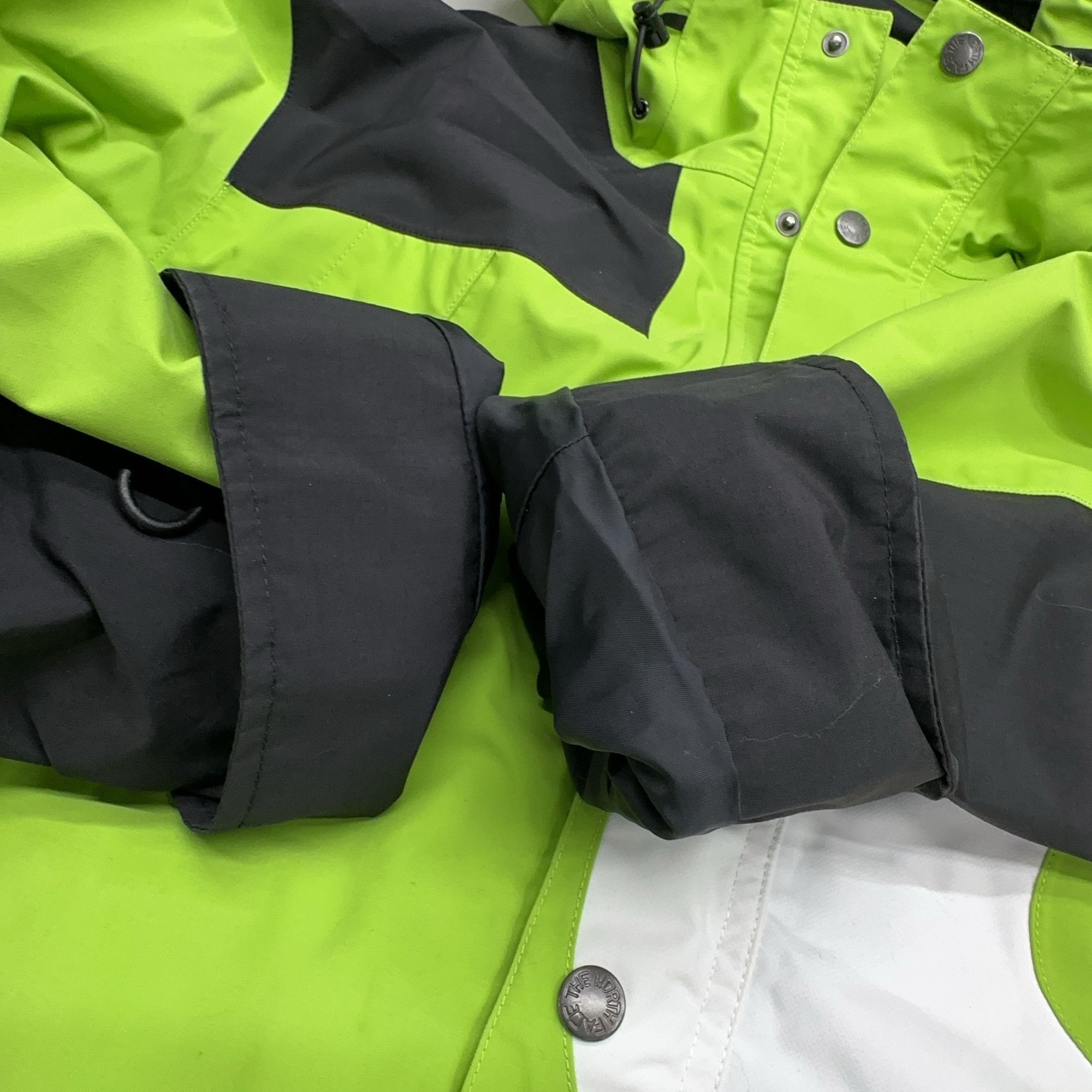 Supreme Supreme x The North Face S Logo Mountain Jacket Size M Size US M / EU 48-50 / 2 - 7 Thumbnail