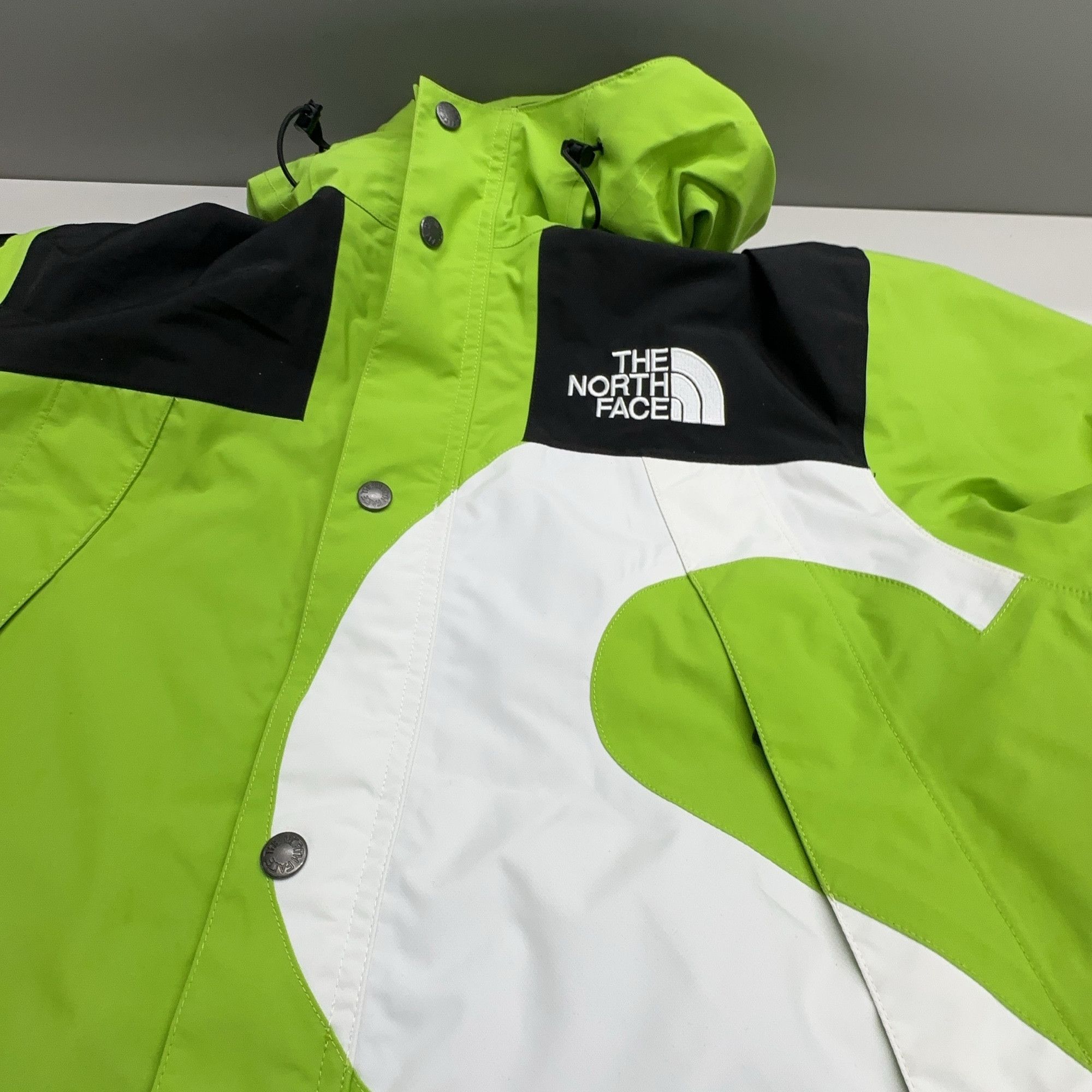 Supreme Supreme x The North Face S Logo Mountain Jacket Size M Size US M / EU 48-50 / 2 - 8 Thumbnail
