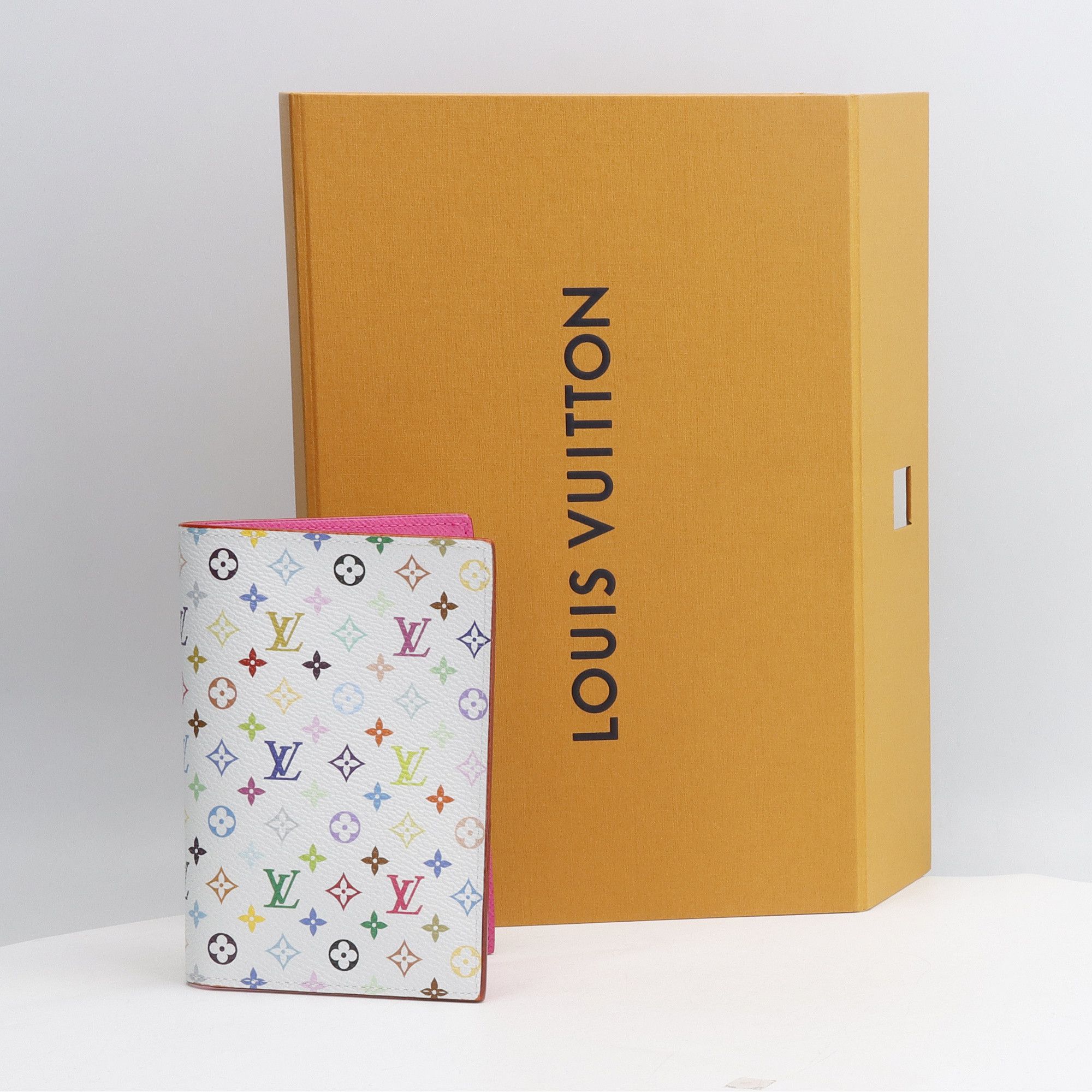 Louis Vuitton Louis Vuitton x Takashi Murakami Passport Cover Size ONE SIZE - 7 Thumbnail