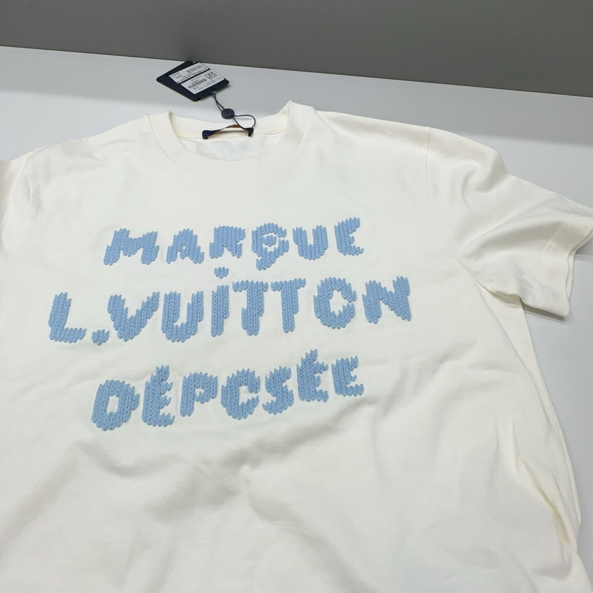 Louis Vuitton Louis Vuitton Embroidered Logo T-Shirt Size L Size US L / EU 52-54 / 3 - 6 Thumbnail
