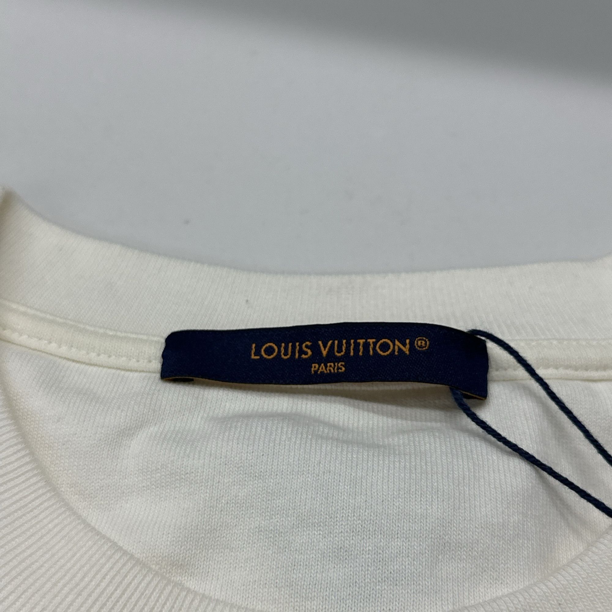Louis Vuitton Louis Vuitton Embroidered Logo T-Shirt Size L Size US L / EU 52-54 / 3 - 4 Thumbnail