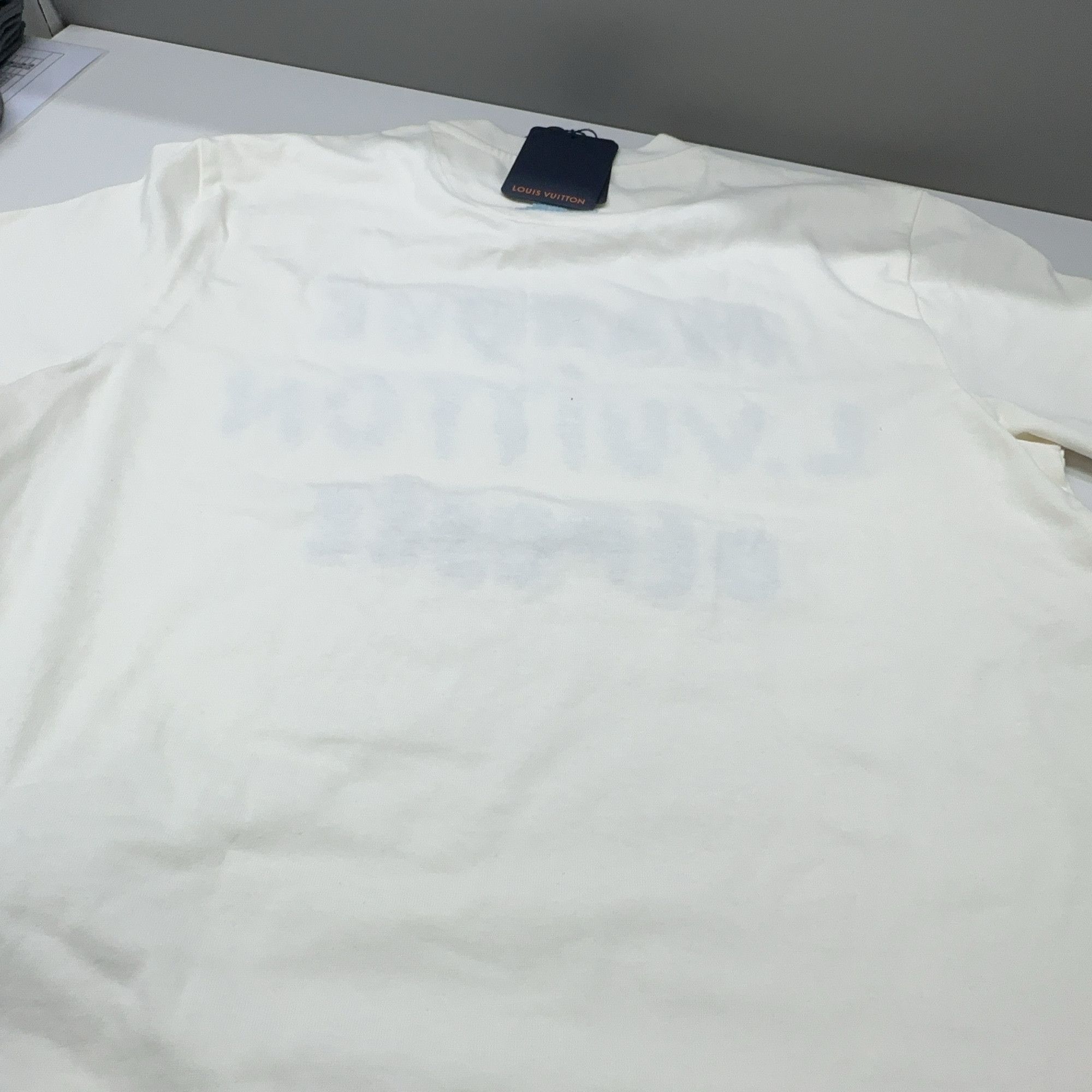 Louis Vuitton Louis Vuitton Embroidered Logo T-Shirt Size L Size US L / EU 52-54 / 3 - 8 Thumbnail