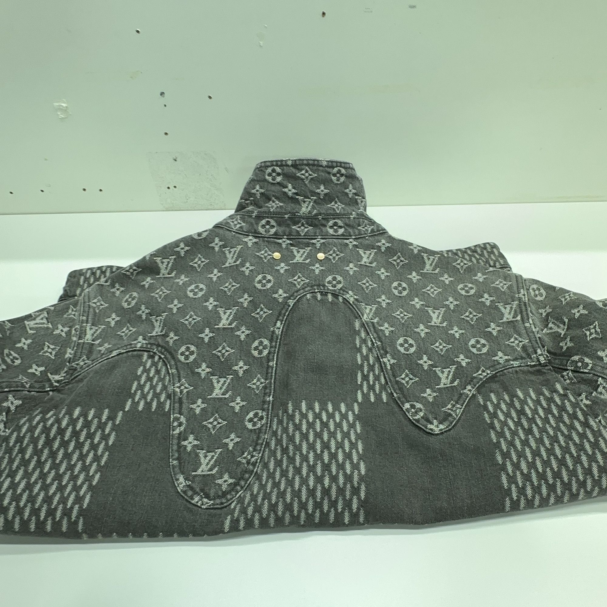 Louis Vuitton Louis Vuitton x Nigo Monogram Denim Jacket Size L Size US L / EU 52-54 / 3 - 11 Thumbnail