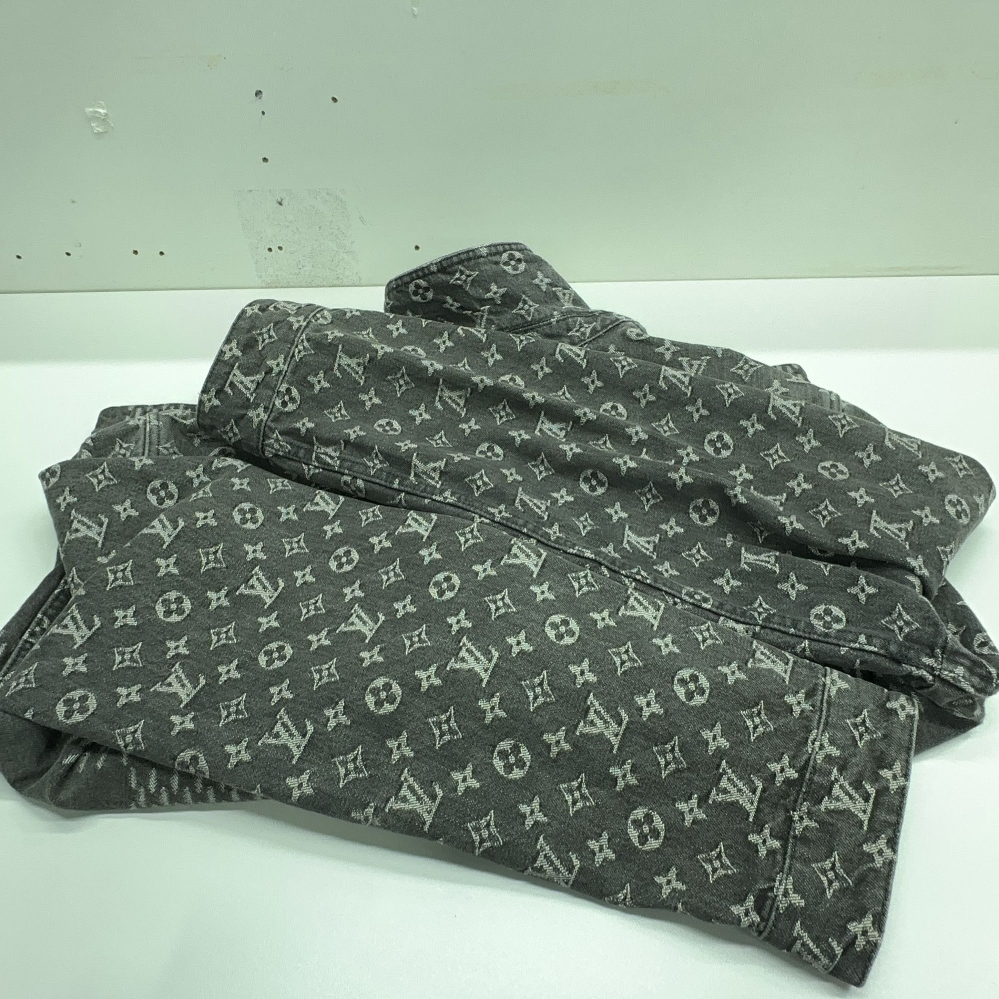 Louis Vuitton Louis Vuitton x Nigo Monogram Denim Jacket Size L Size US L / EU 52-54 / 3 - 13 Thumbnail