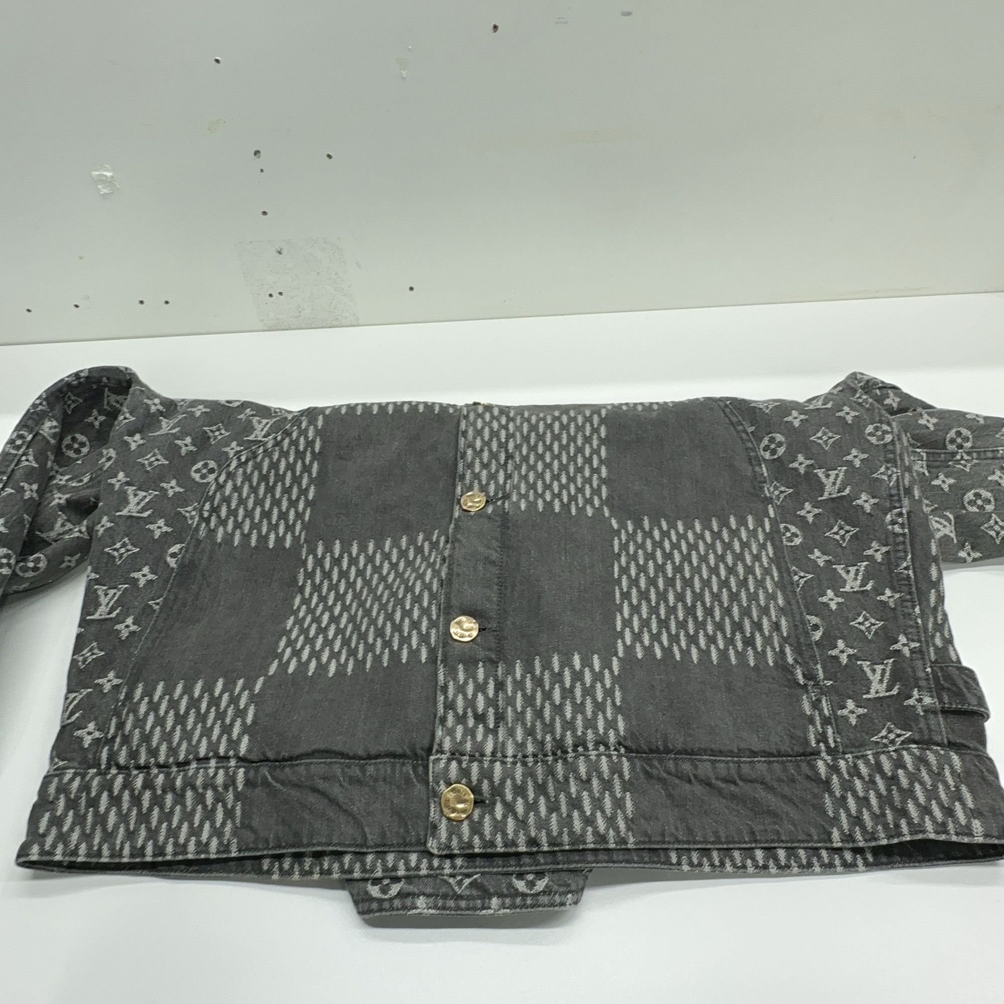 Louis Vuitton Louis Vuitton x Nigo Monogram Denim Jacket Size L Size US L / EU 52-54 / 3 - 7 Thumbnail