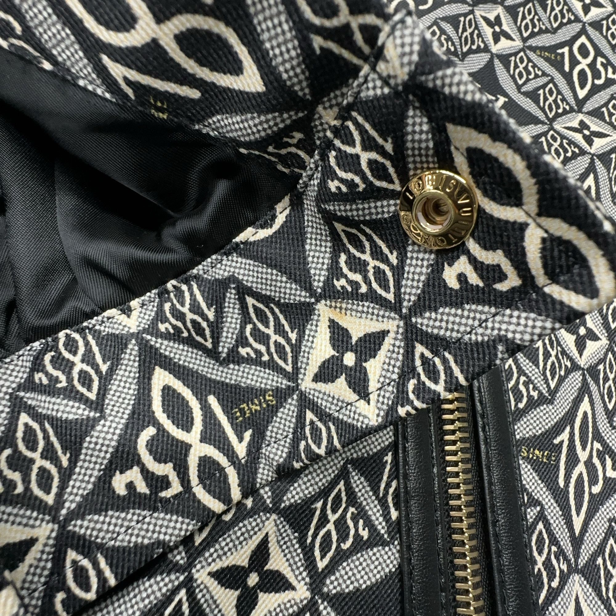Louis Vuitton Louis Vuitton Monogram Hooded Jacket Size 34 Size XS / US 0-2 / IT 36-38 - 5 Thumbnail