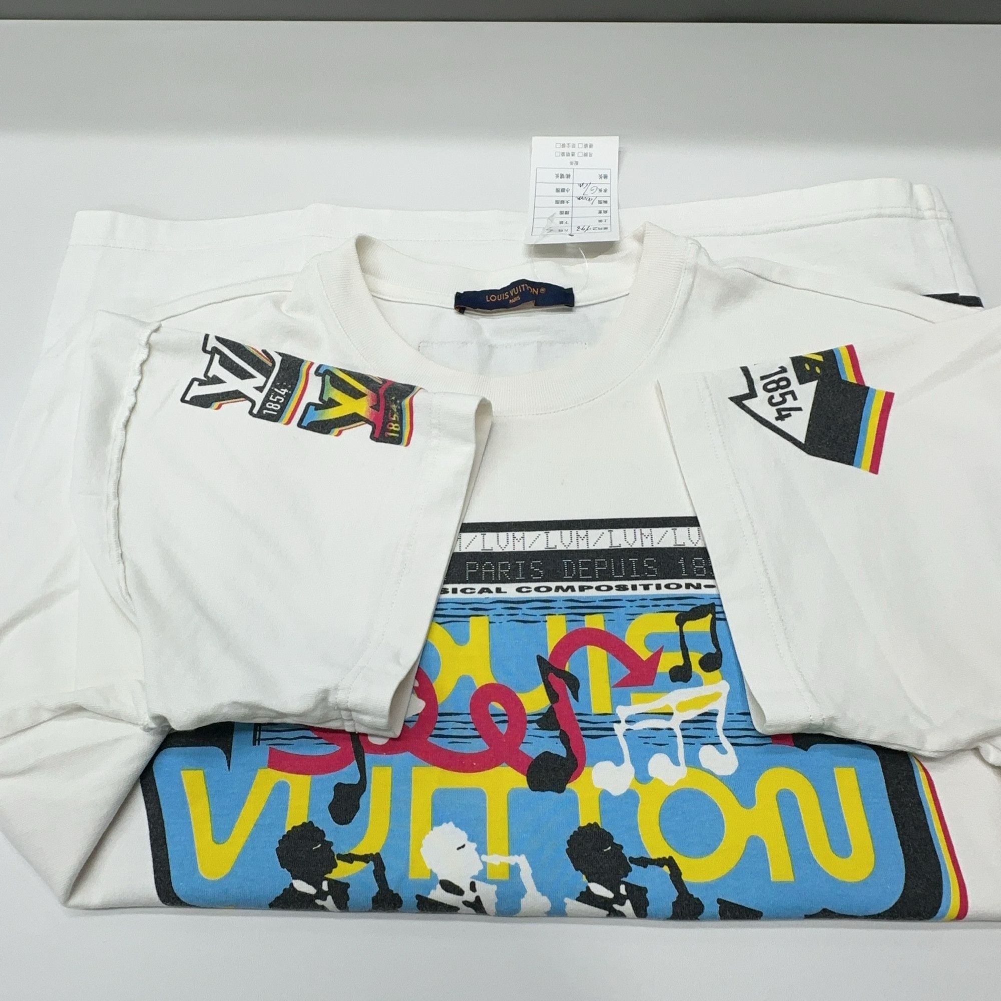Louis Vuitton Louis Vuitton Graphic T-Shirt Size S Size US S / EU 44-46 / 1 - 6 Thumbnail