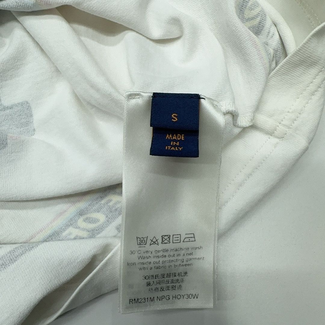 Louis Vuitton Louis Vuitton Graphic T-Shirt Size S Size US S / EU 44-46 / 1 - 4 Thumbnail