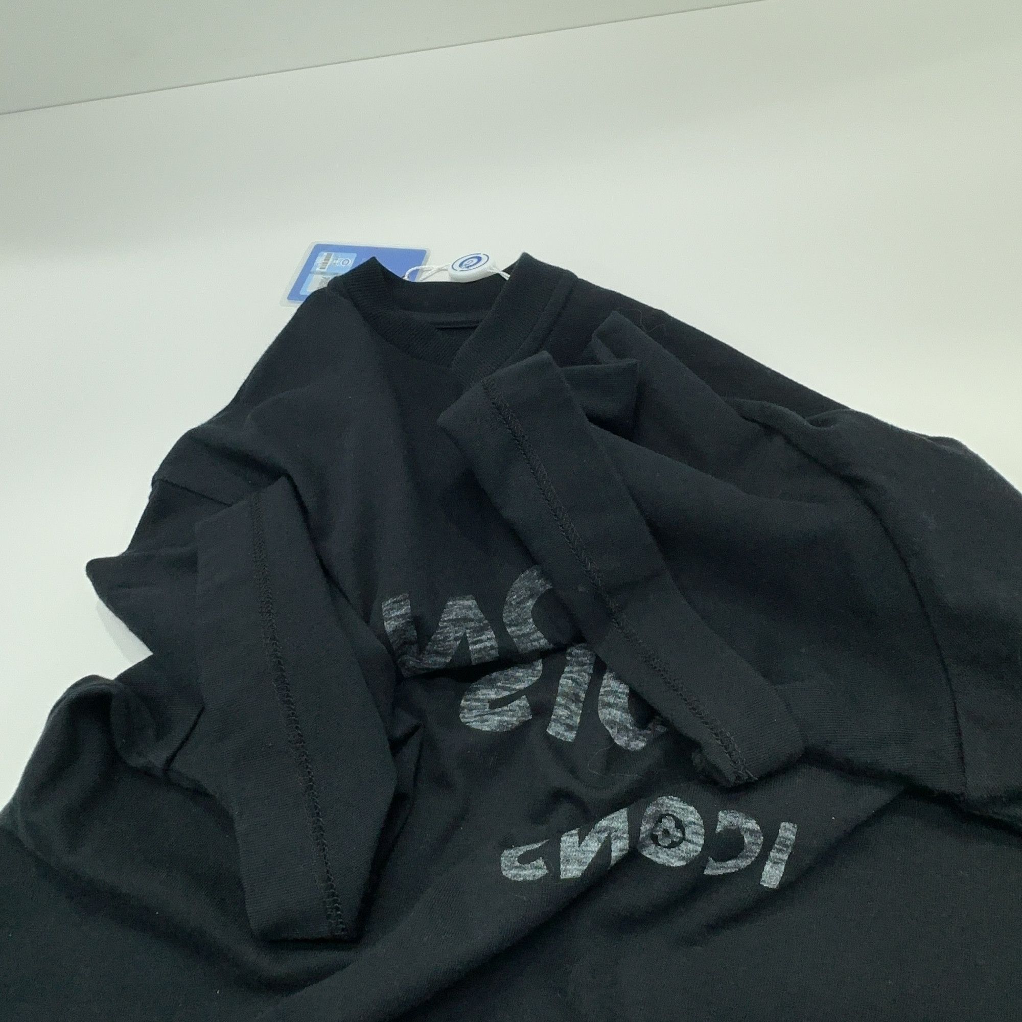 Louis Vuitton Louis Vuitton Reverse Logo T-Shirt Size S Size S / US 4 / IT 40 - 10 Thumbnail