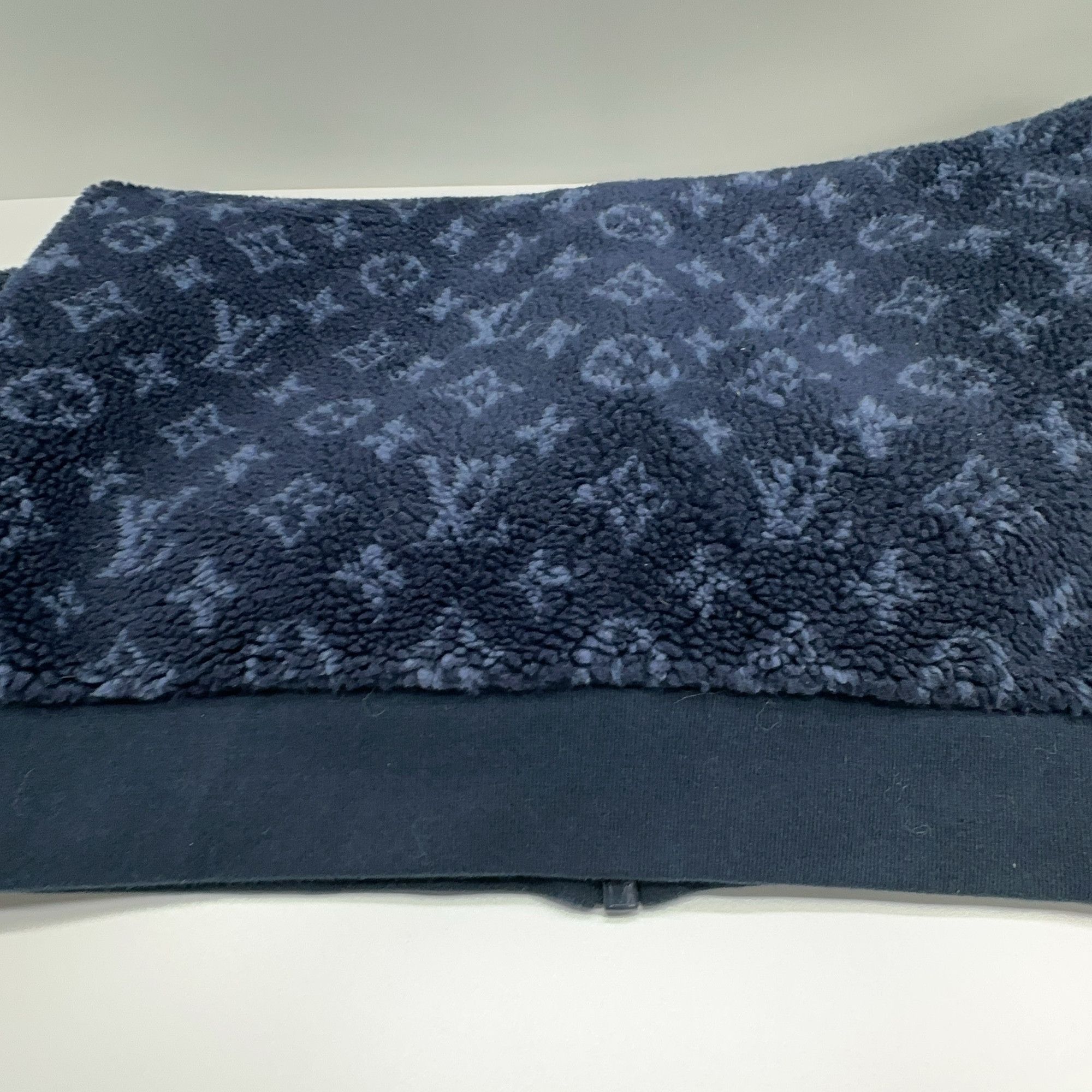Louis Vuitton Louis Vuitton Monogram Fleece Jacket XL Size US XL / EU 56 / 4 - 7 Thumbnail