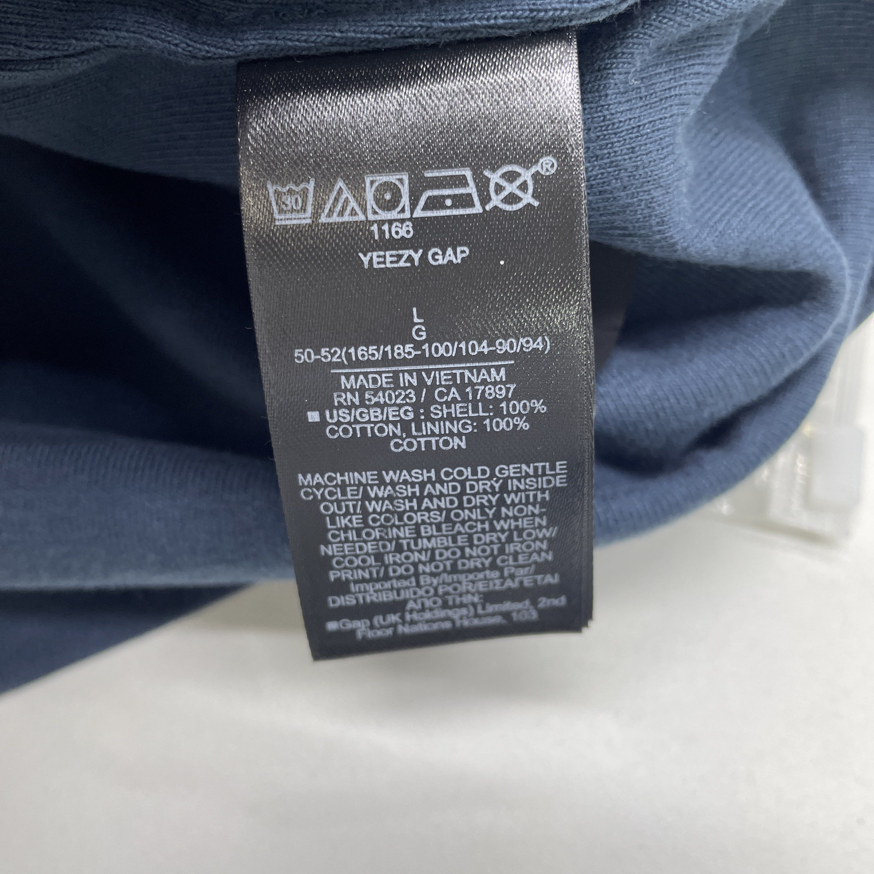 Balenciaga × Gap × Yeezy Yeezy x Gap x Balenciaga Logo T-Shirt Size L Size US L / EU 52-54 / 3 - 3 Thumbnail