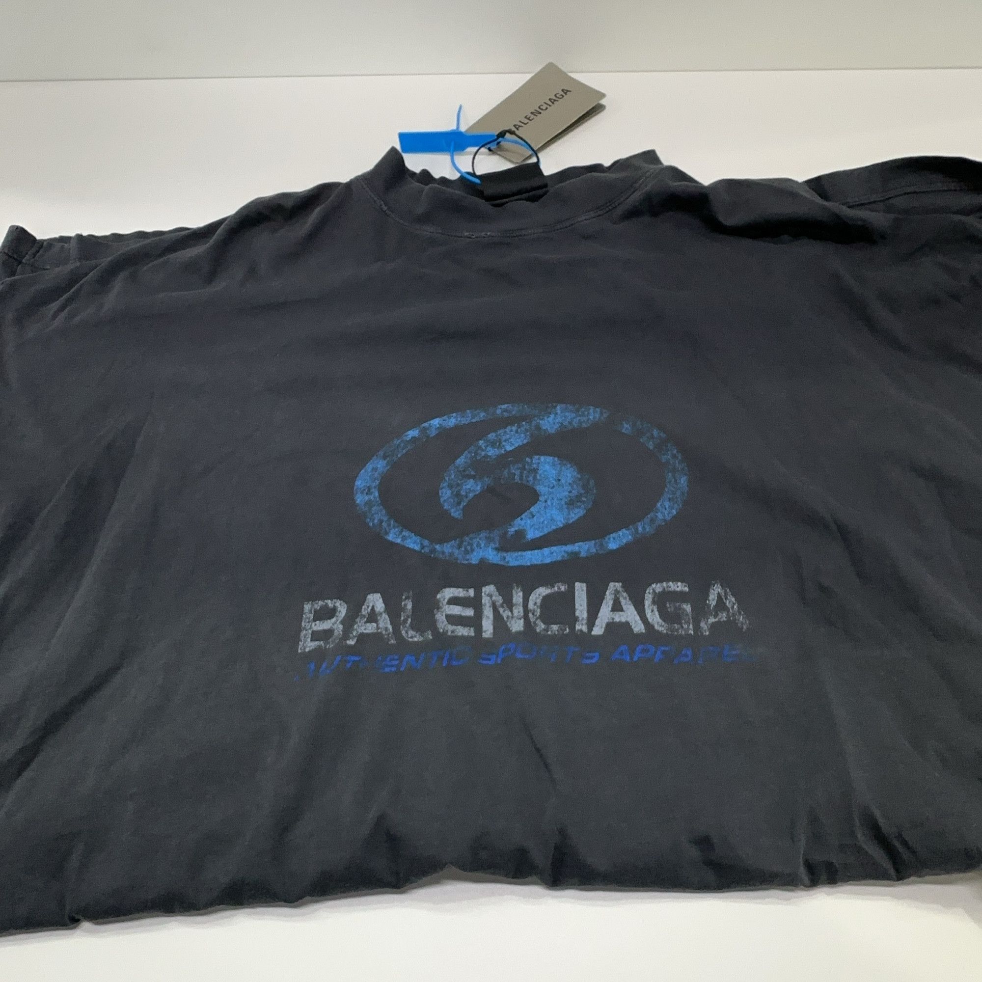 Balenciaga Balenciaga Logo Long Sleeve T-Shirt Size S Size US S / EU 44-46 / 1 - 8 Thumbnail