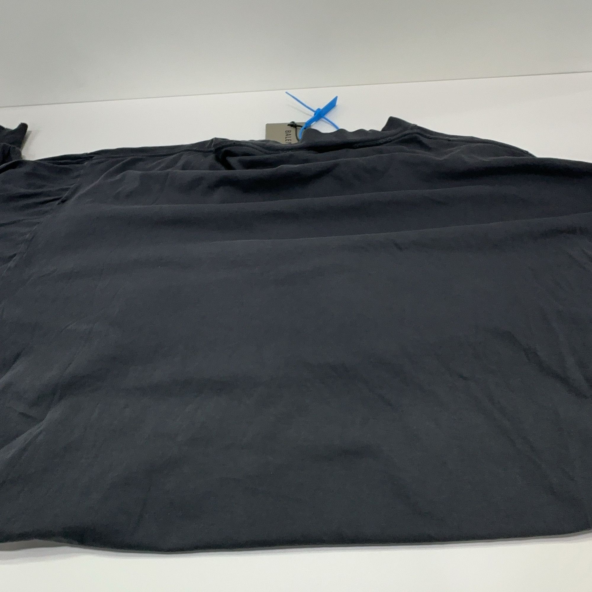 Balenciaga Balenciaga Logo Long Sleeve T-Shirt Size S Size US S / EU 44-46 / 1 - 14 Thumbnail