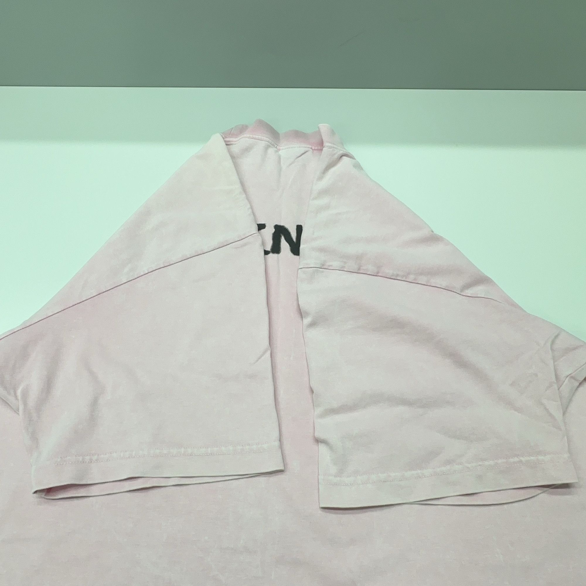 Balenciaga Balenciaga Blurred Logo T-Shirt Size XS Size XS / US 0-2 / IT 36-38 - 12 Thumbnail